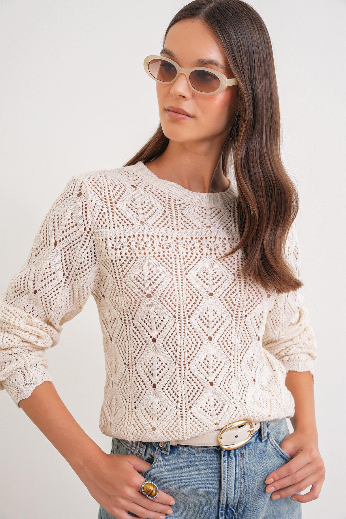 6867 Kadın Kare Desen Ajurlu Triko Kazak Naturel