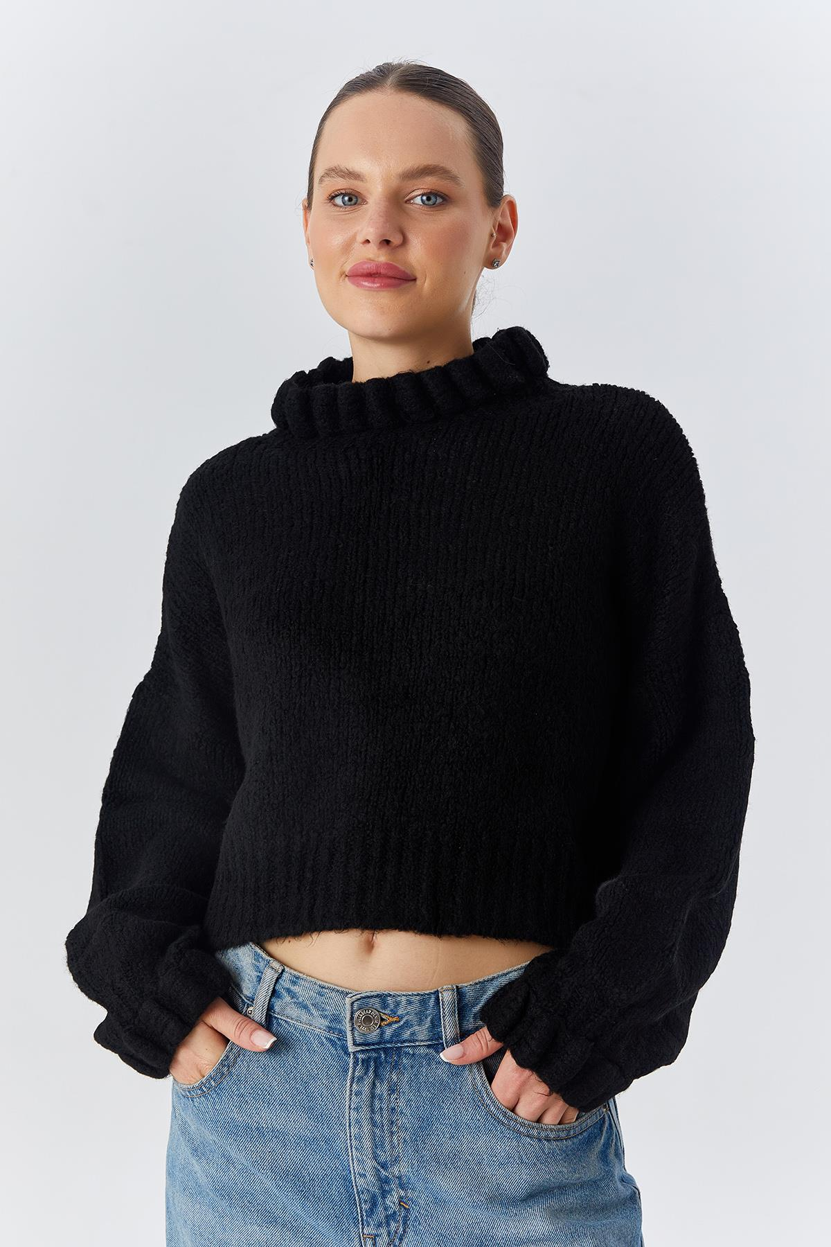 6883 Kadın Fırfır Detay Crop Triko Kazak Siyah