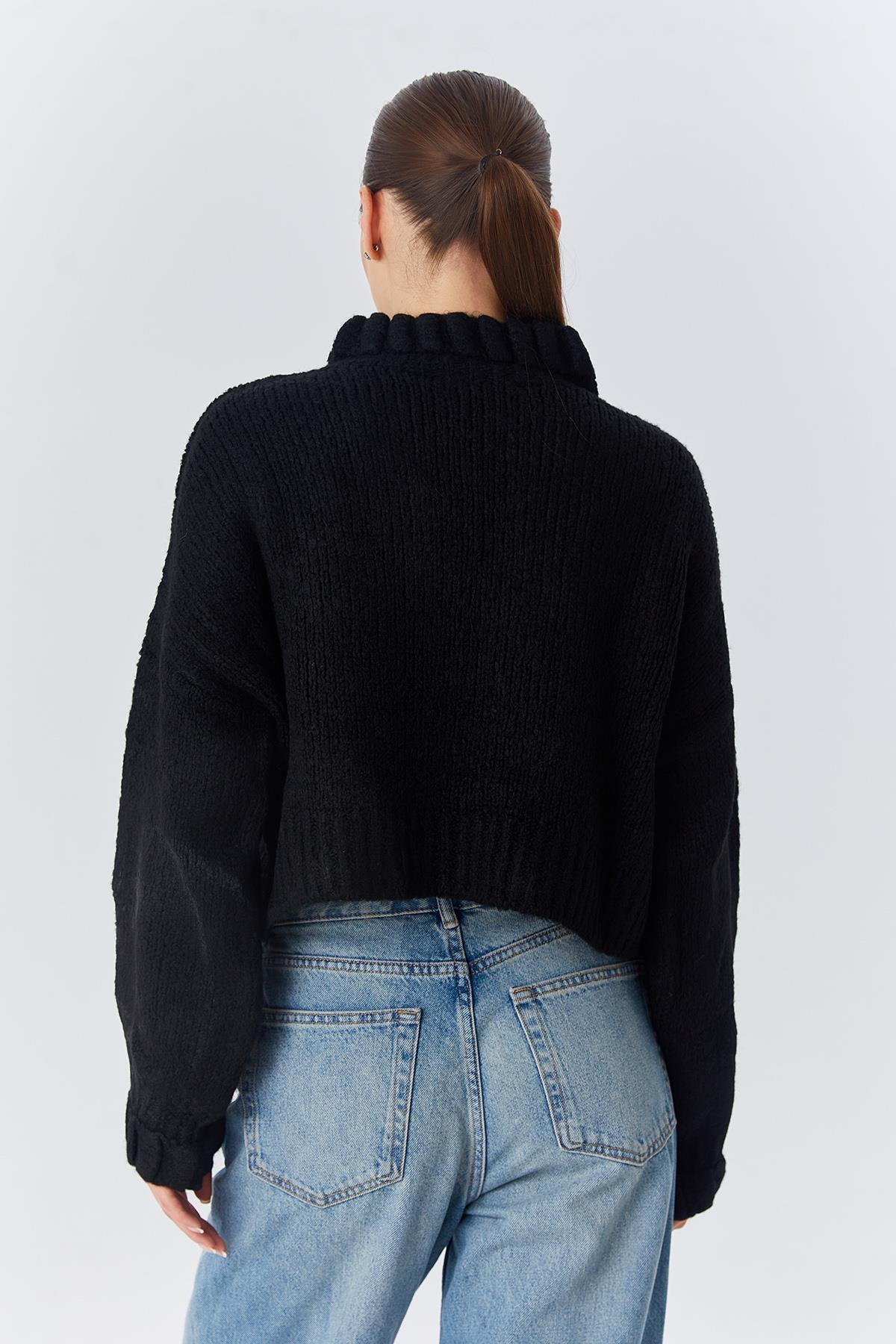 6883 Kadın Fırfır Detay Crop Triko Kazak Siyah