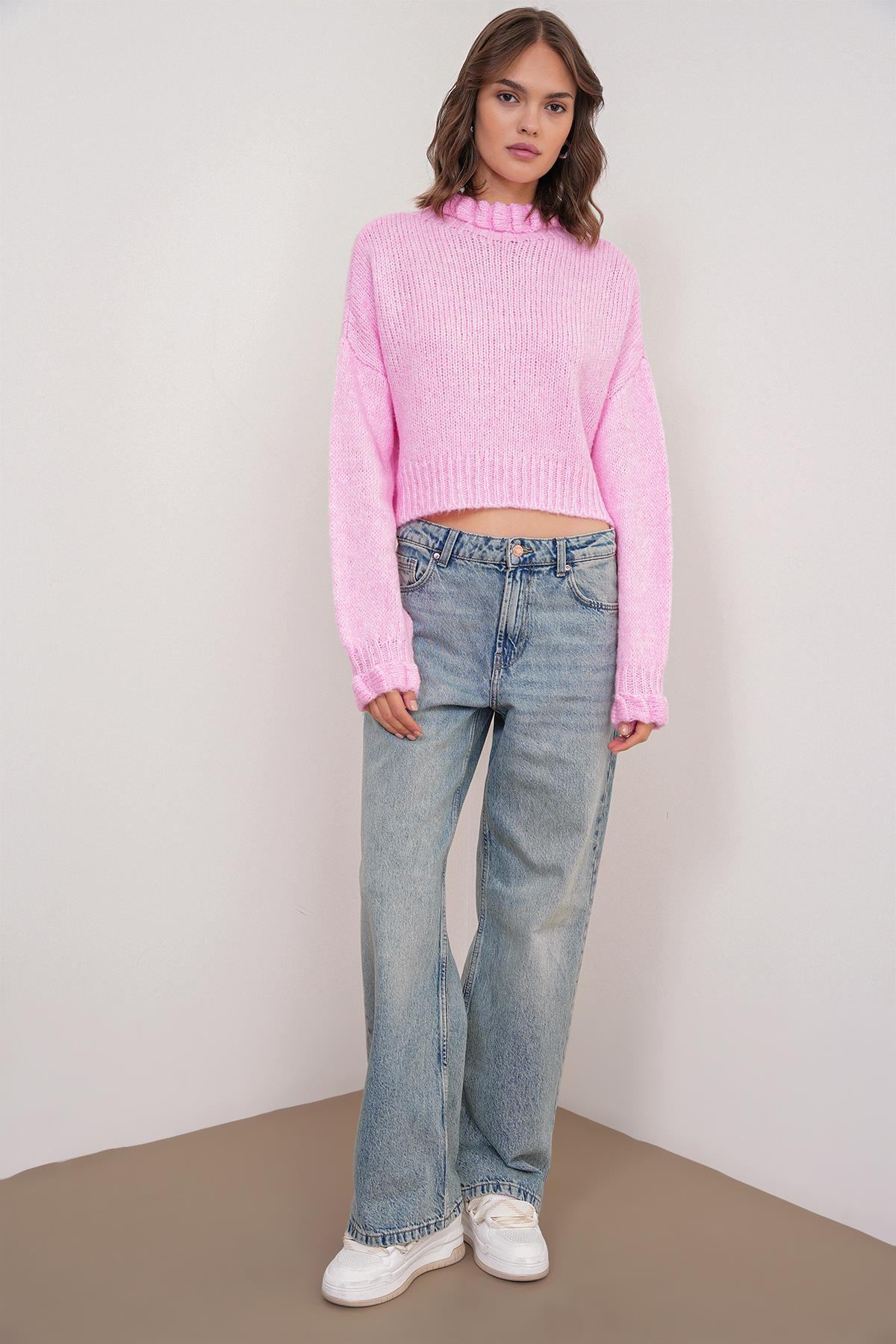 6883 Kadın Fırfır Detay Crop Triko Kazak Pembe