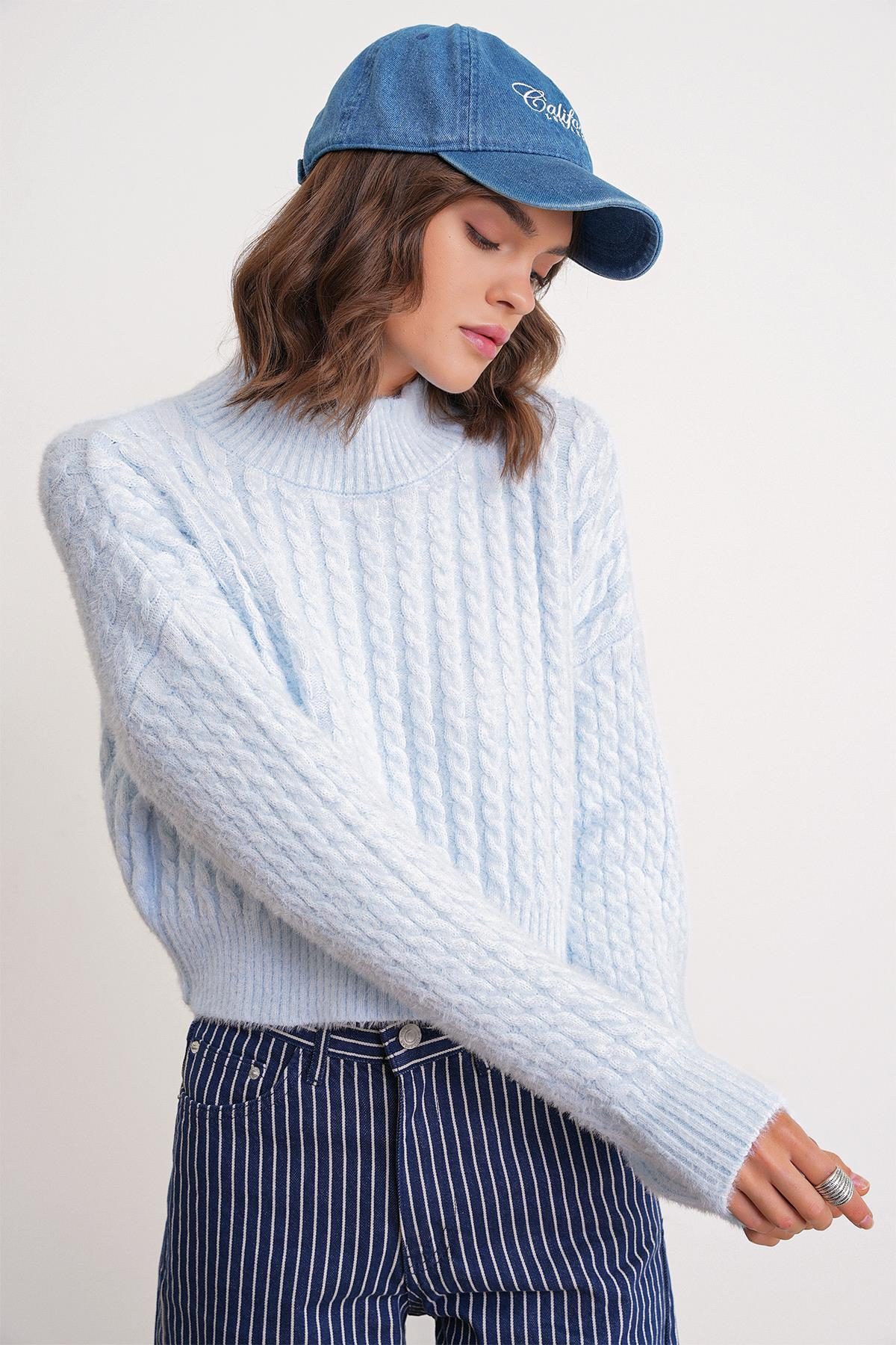 6893 Kadın Saç Örgülü Sakallı Crop Triko Kazak Bebe Mavi