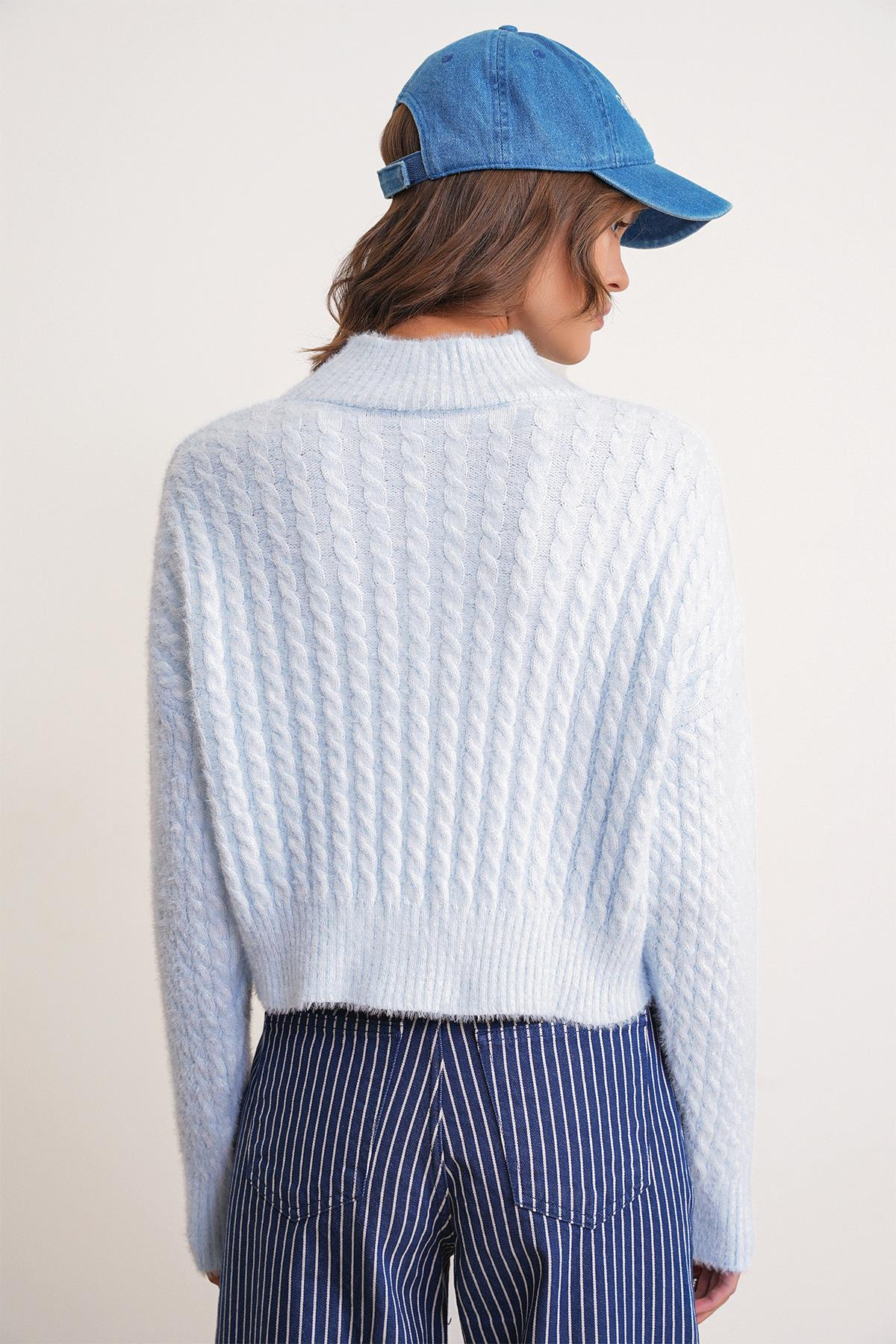 6893 Kadın Saç Örgülü Sakallı Crop Triko Kazak Bebe Mavi