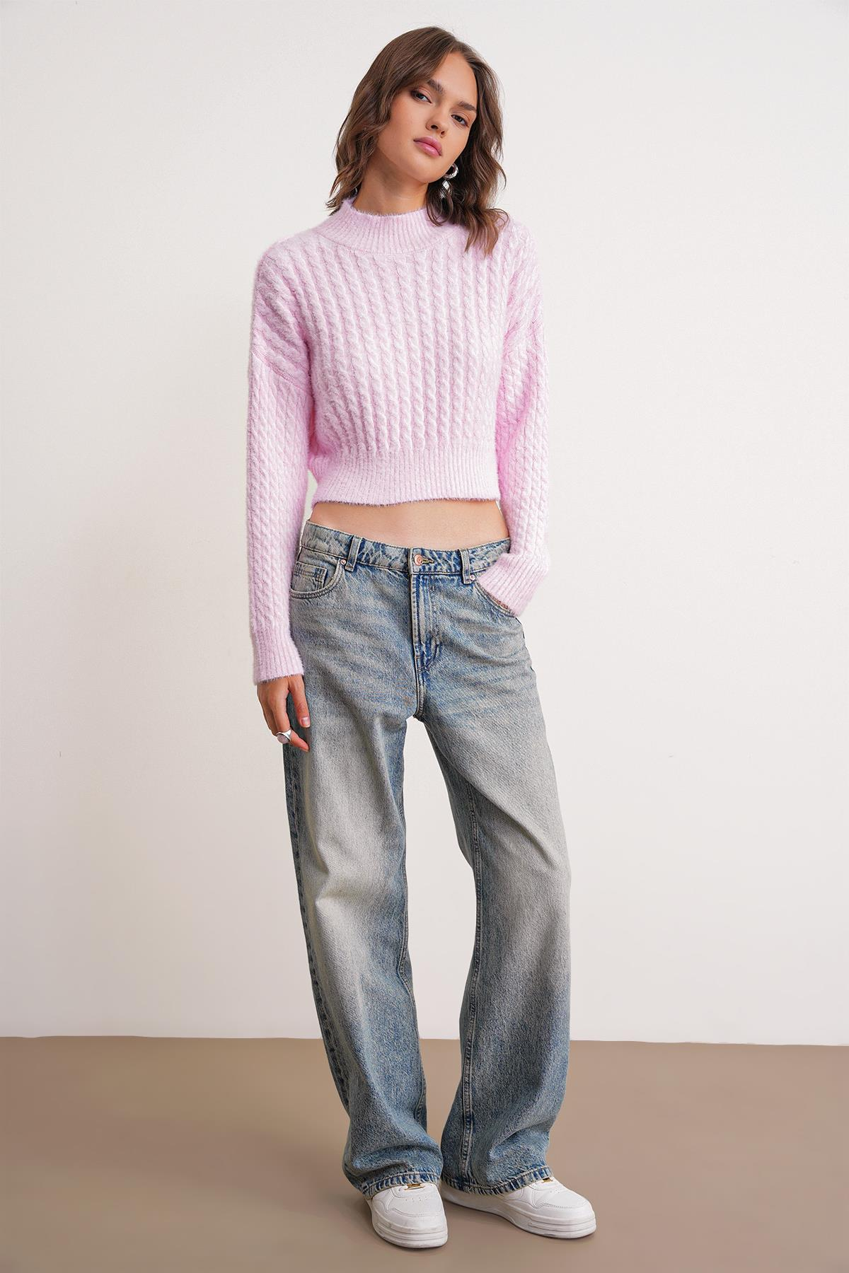 6893 Kadın Saç Örgülü Sakallı Crop Triko Kazak Pembe