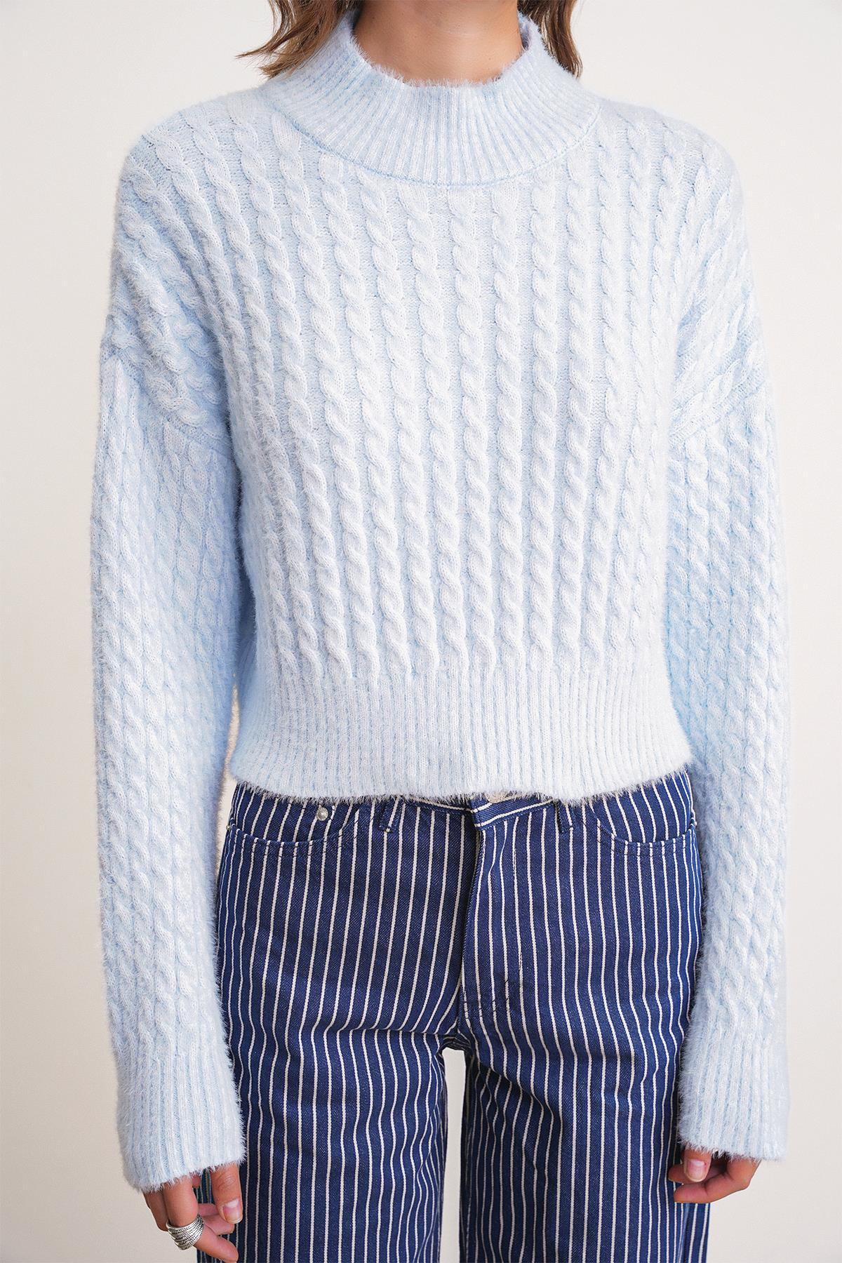 6893 Kadın Saç Örgülü Sakallı Crop Triko Kazak Bebe Mavi