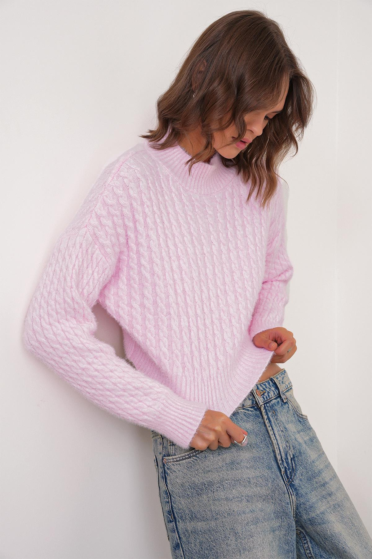 6893 Kadın Saç Örgülü Sakallı Crop Triko Kazak Pembe