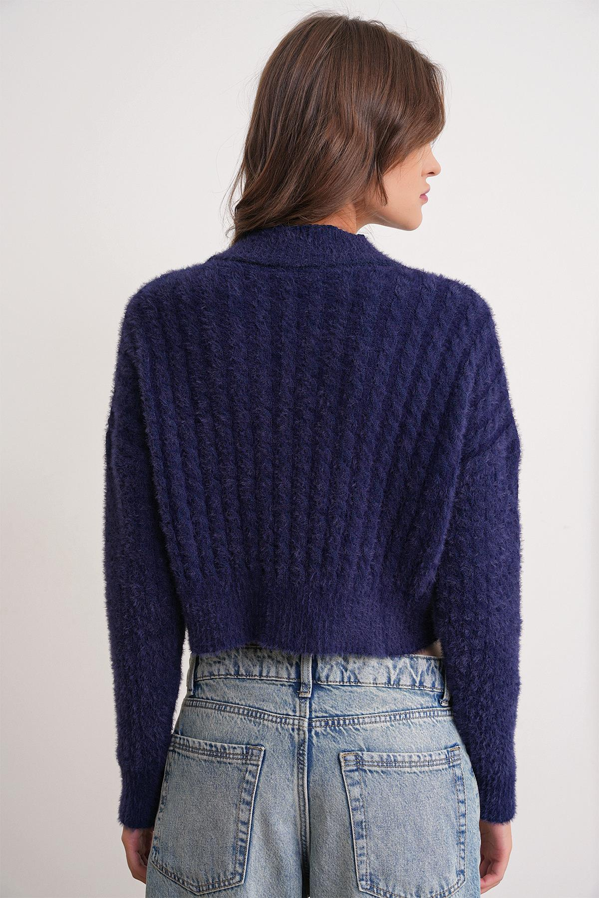 6893 Kadın Saç Örgülü Sakallı Crop Triko Kazak Lacivert