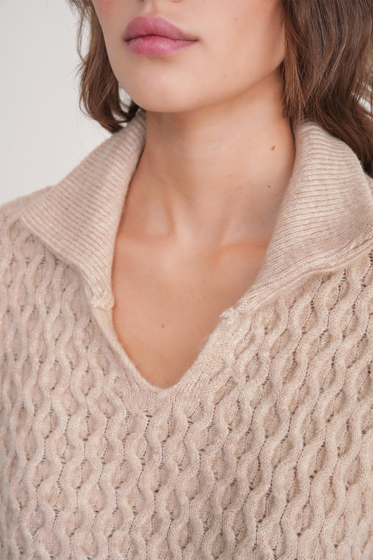 6896 Kadın Örgü Detaylı Crop Triko Kazak Bej