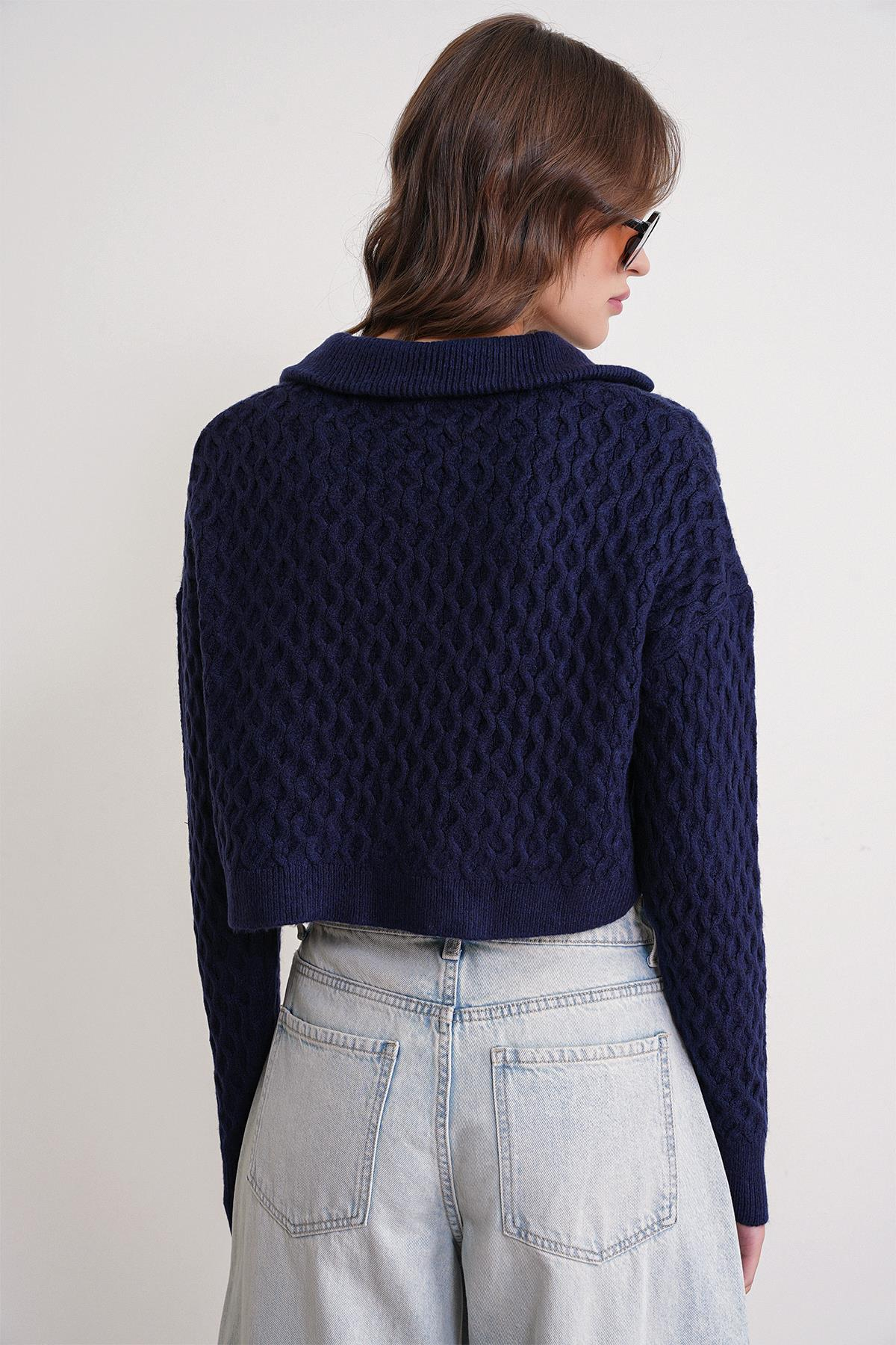 6896 Kadın Örgü Detaylı Crop Triko Kazak Lacivert