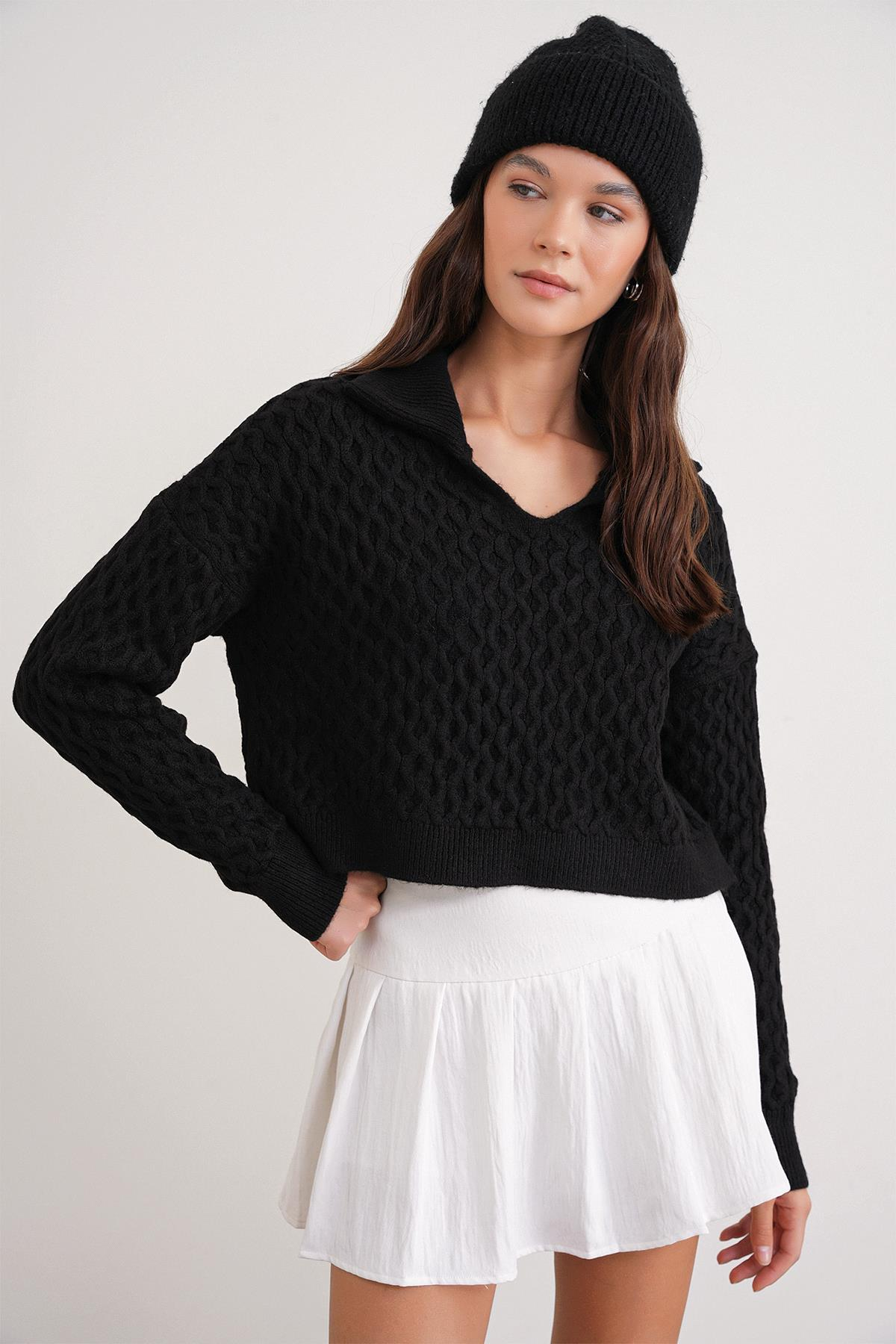 6896 Kadın Örgü Detaylı Crop Triko Kazak Siyah
