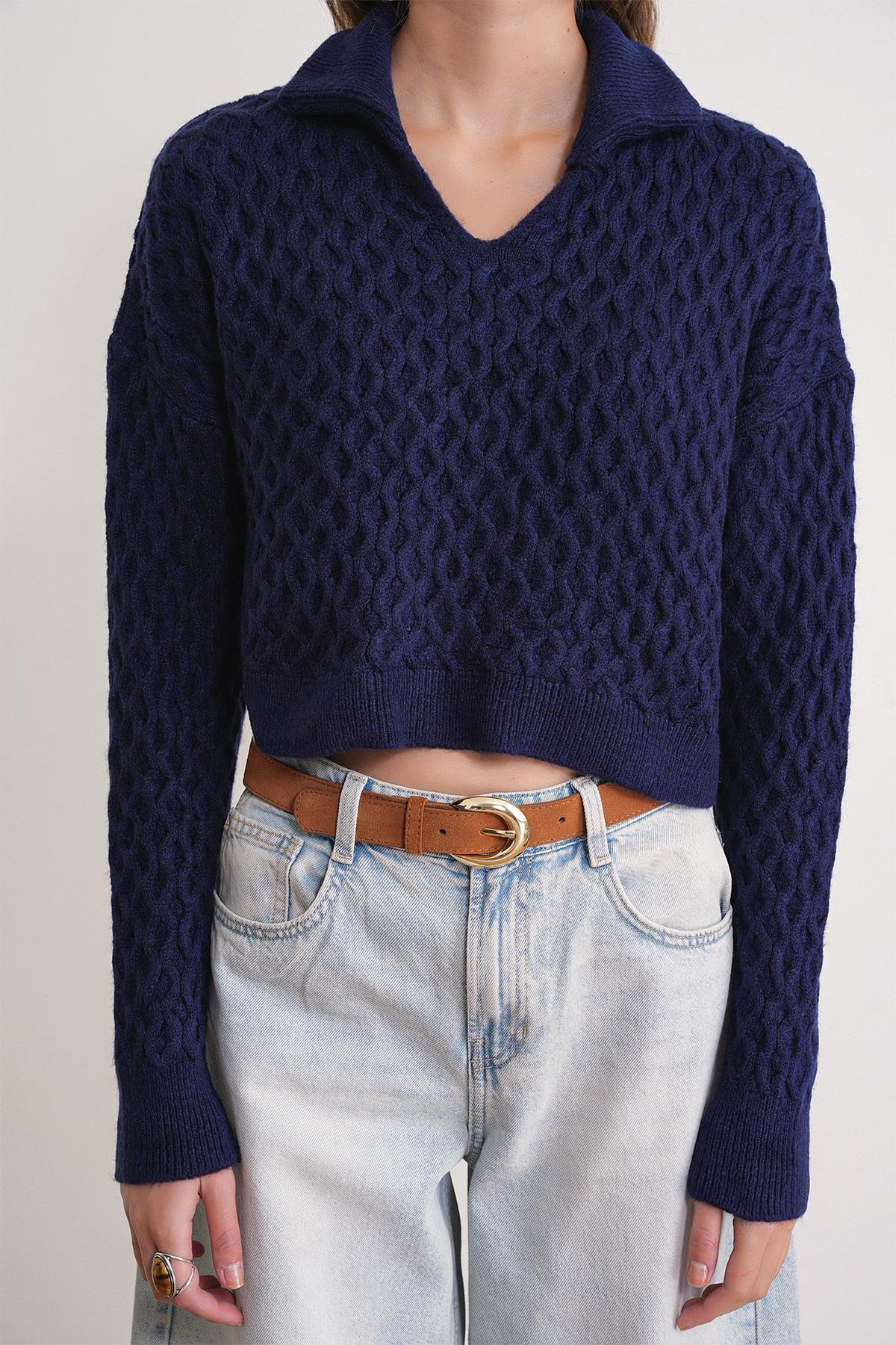 6896 Kadın Örgü Detaylı Crop Triko Kazak Lacivert