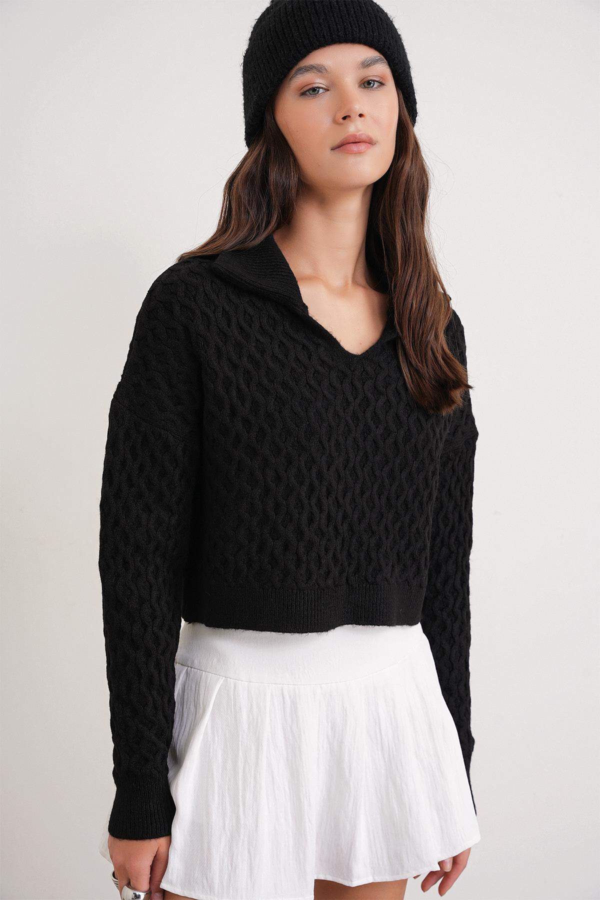 6896 Kadın Örgü Detaylı Crop Triko Kazak Siyah
