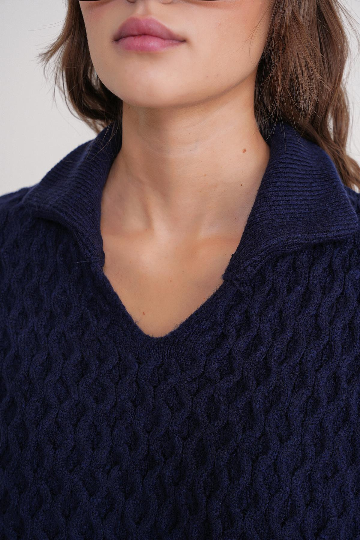 6896 Kadın Örgü Detaylı Crop Triko Kazak Lacivert