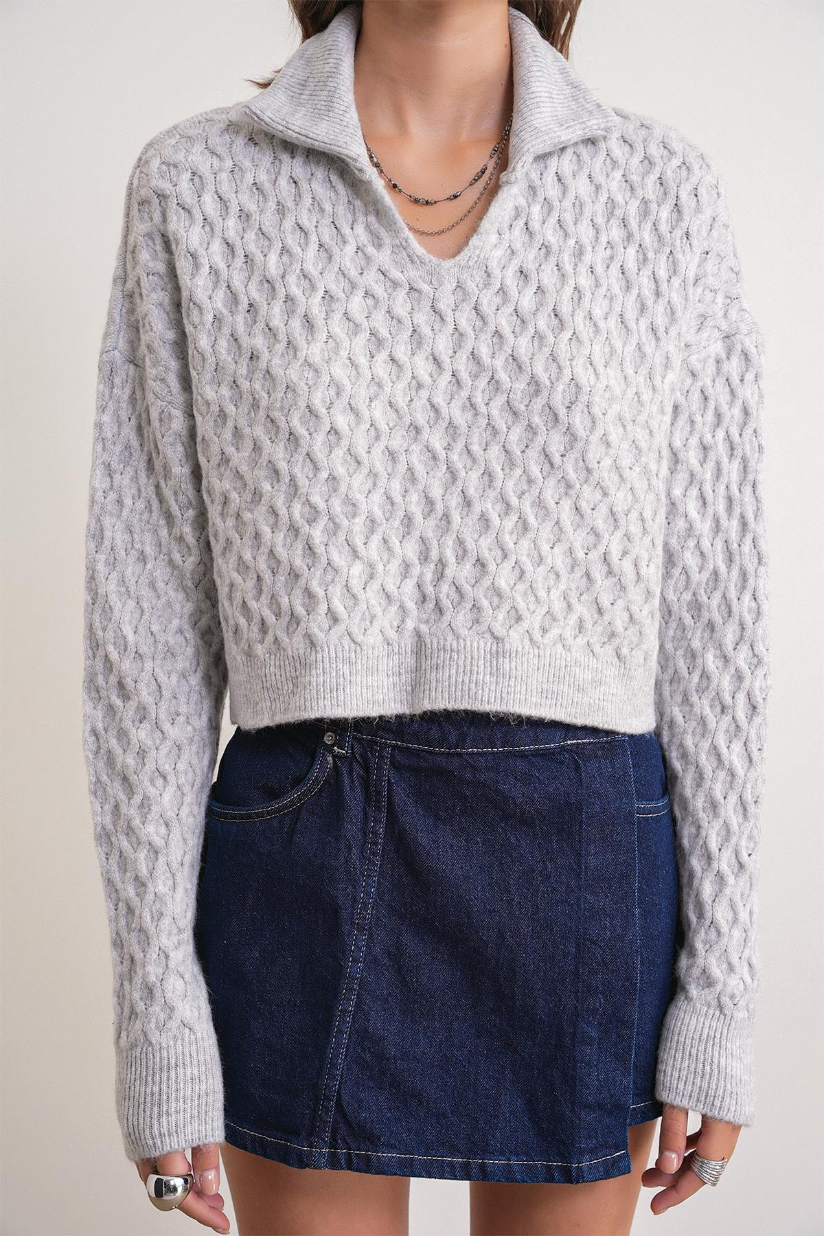 6896 Kadın Örgü Detaylı Crop Triko Kazak Gri