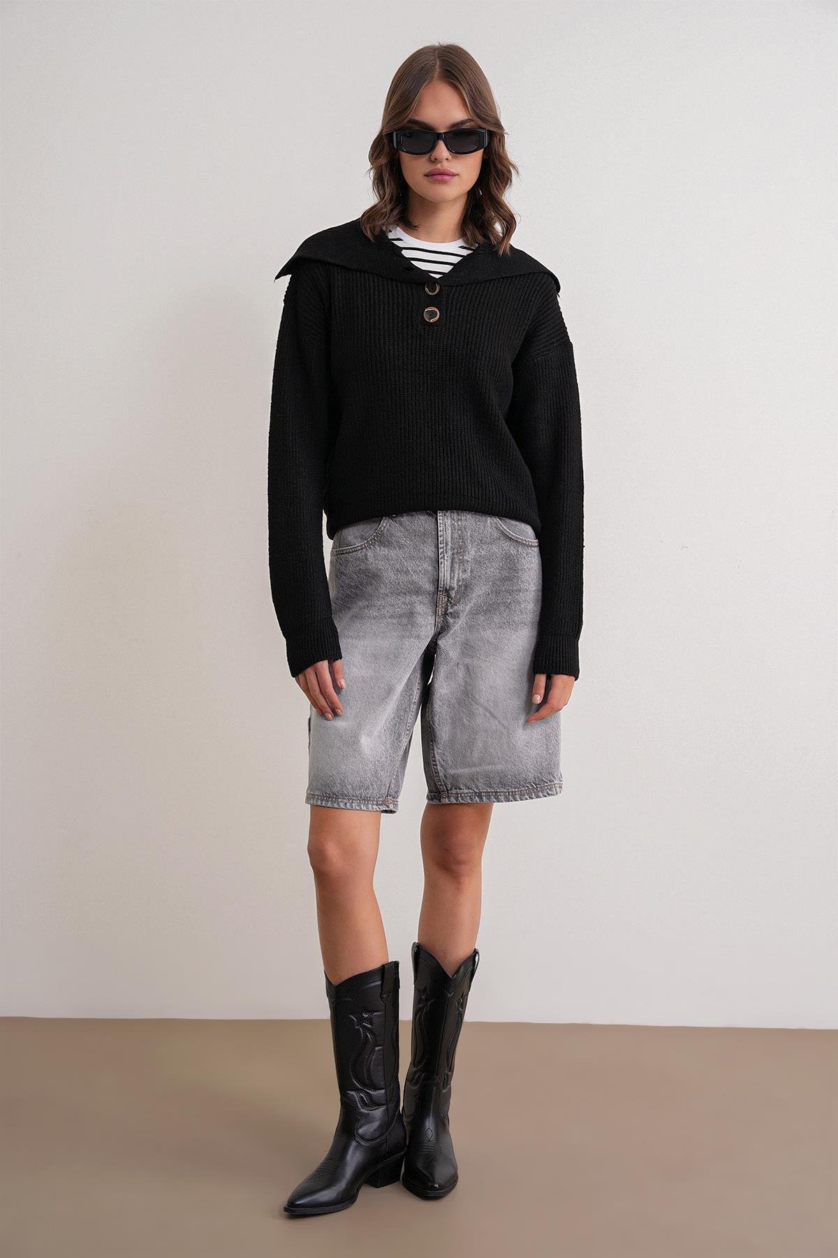 6900 Kadın Düğmeli Devrik Yaka Triko Kazak Siyah