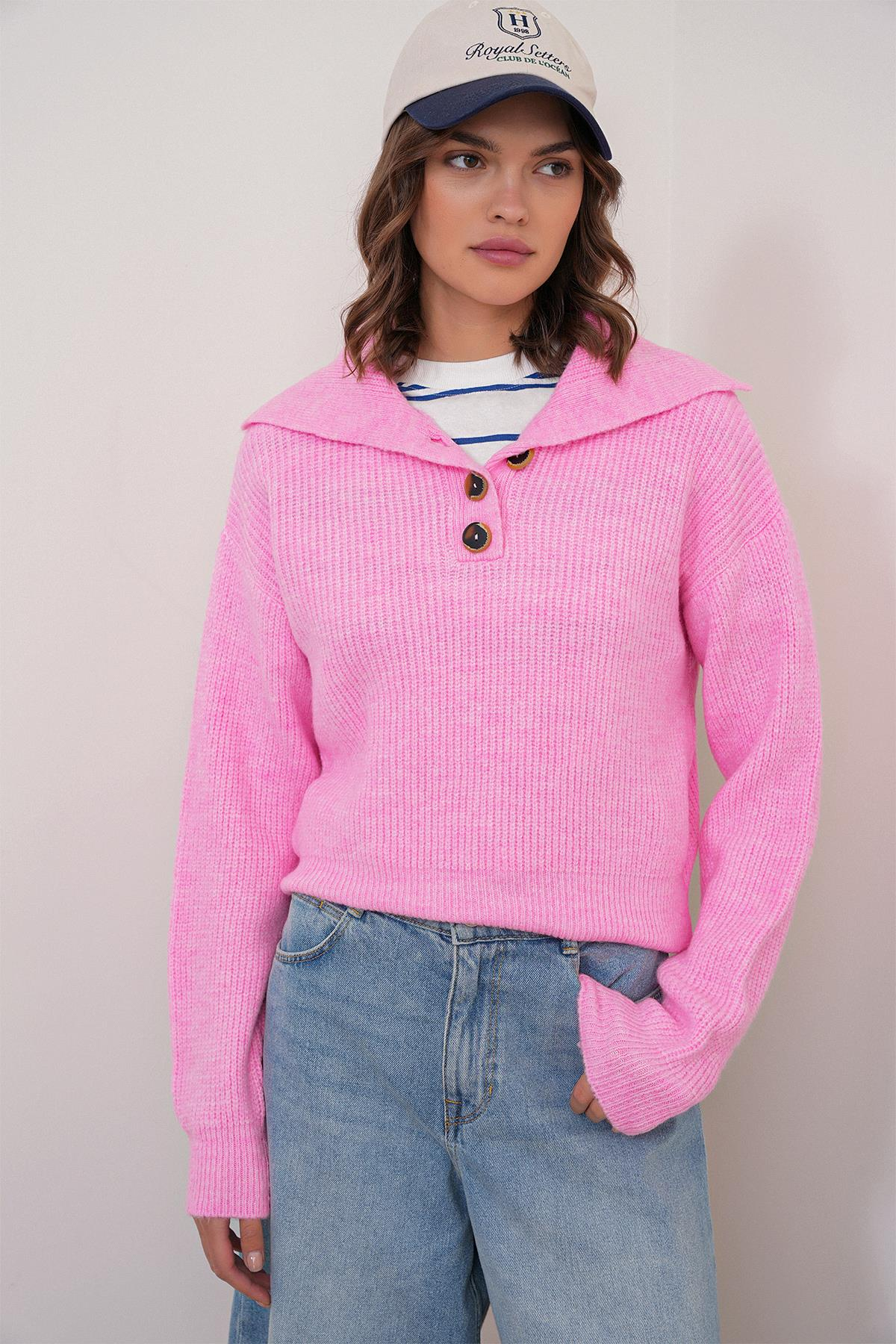 6900 Kadın Düğmeli Devrik Yaka Triko Kazak Pembe