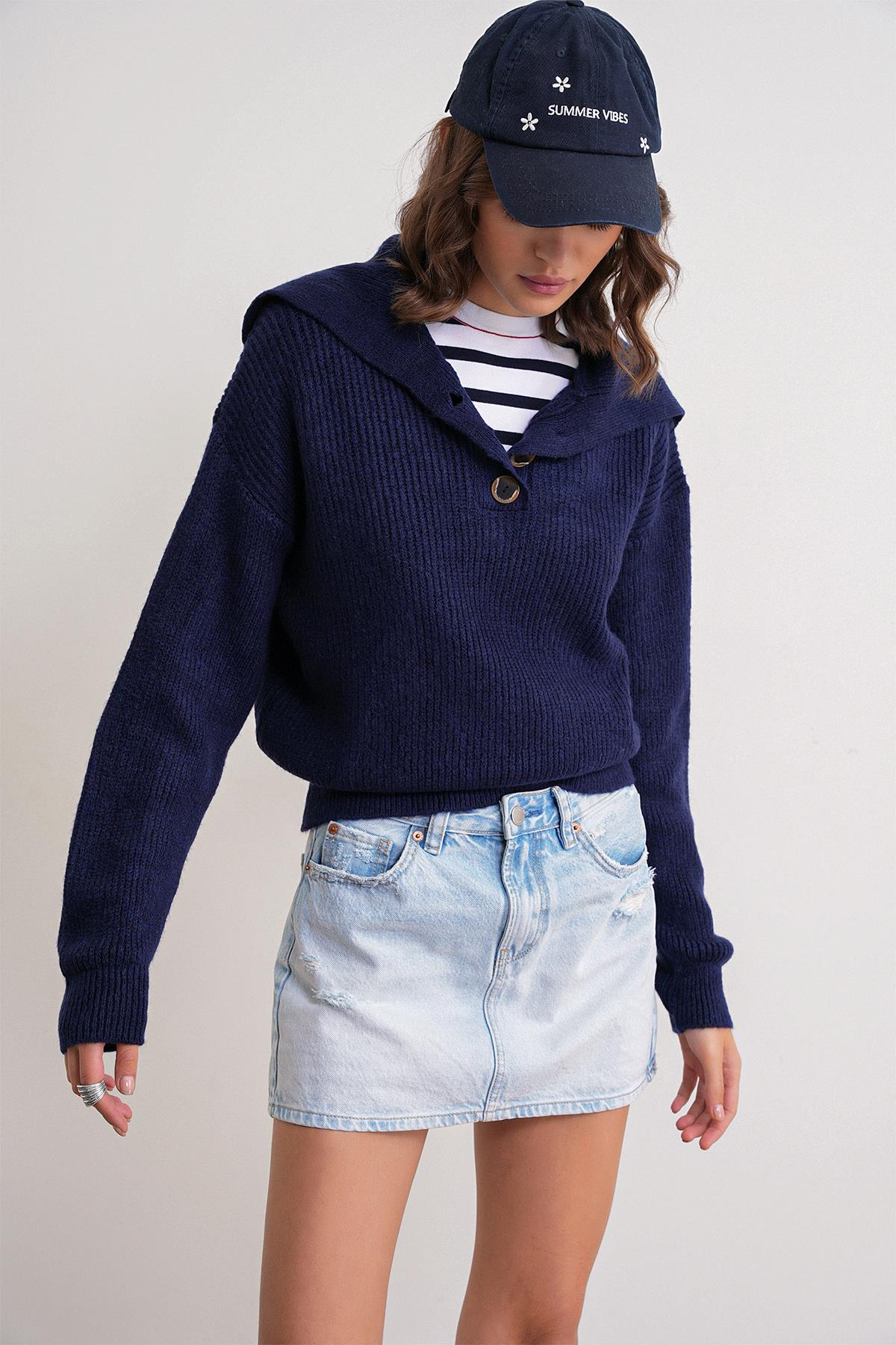 6900 Kadın Düğmeli Devrik Yaka Triko Kazak Lacivert