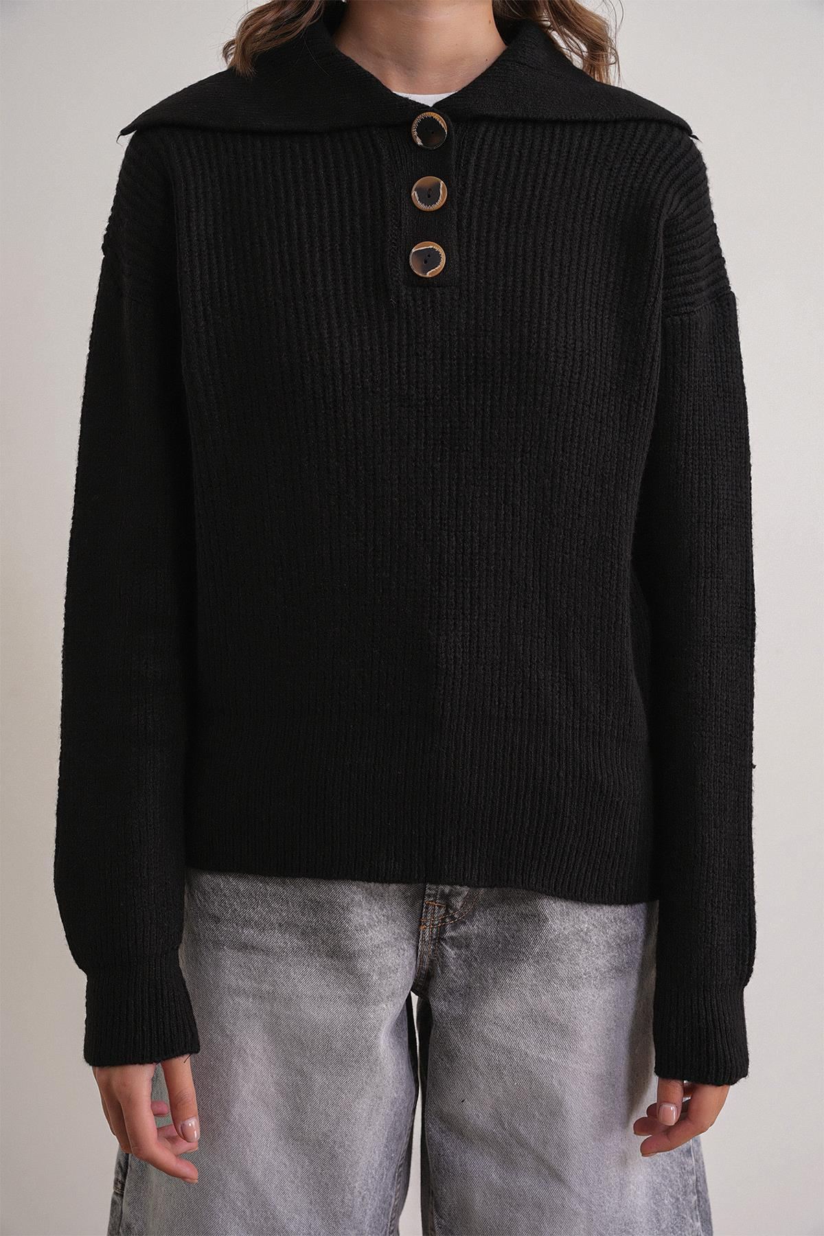 6900 Kadın Düğmeli Devrik Yaka Triko Kazak Siyah