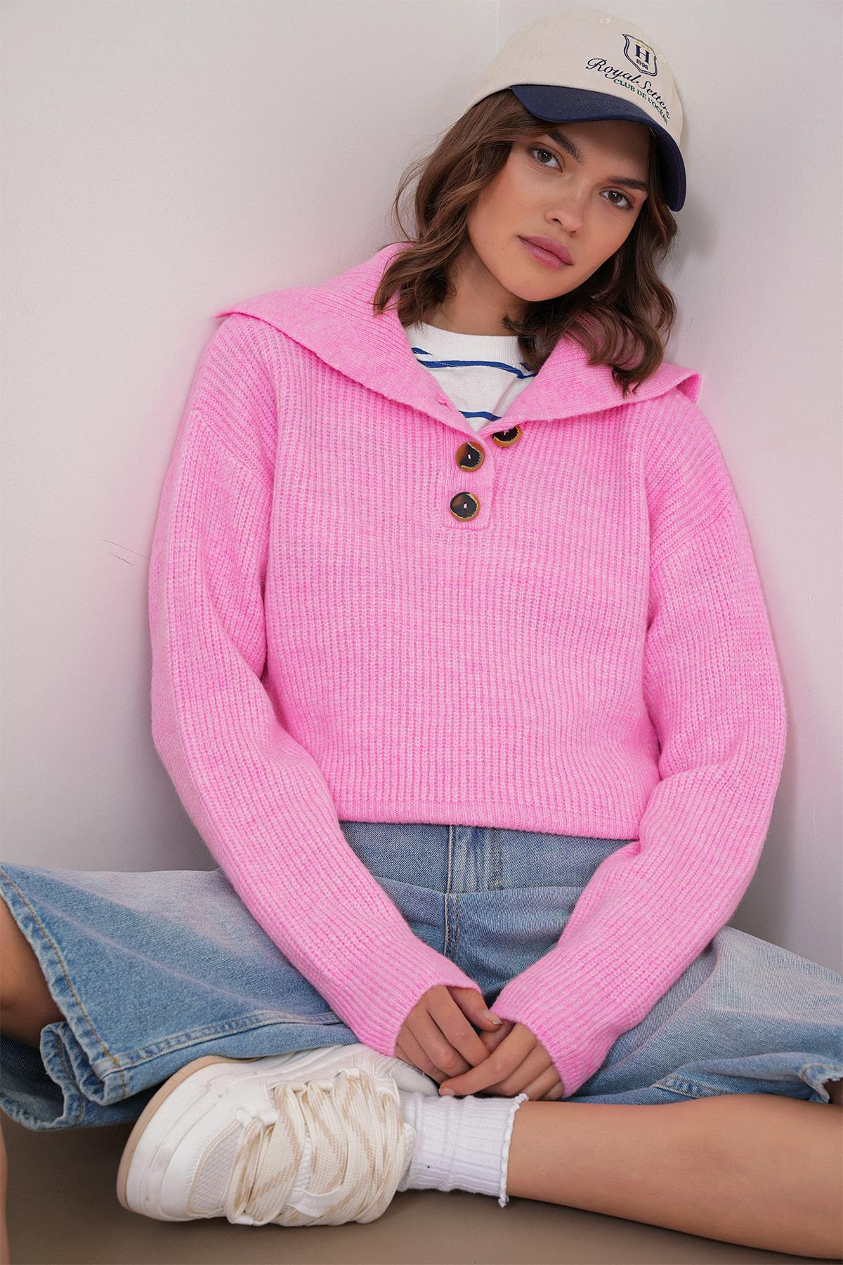 6900 Kadın Düğmeli Devrik Yaka Triko Kazak Pembe