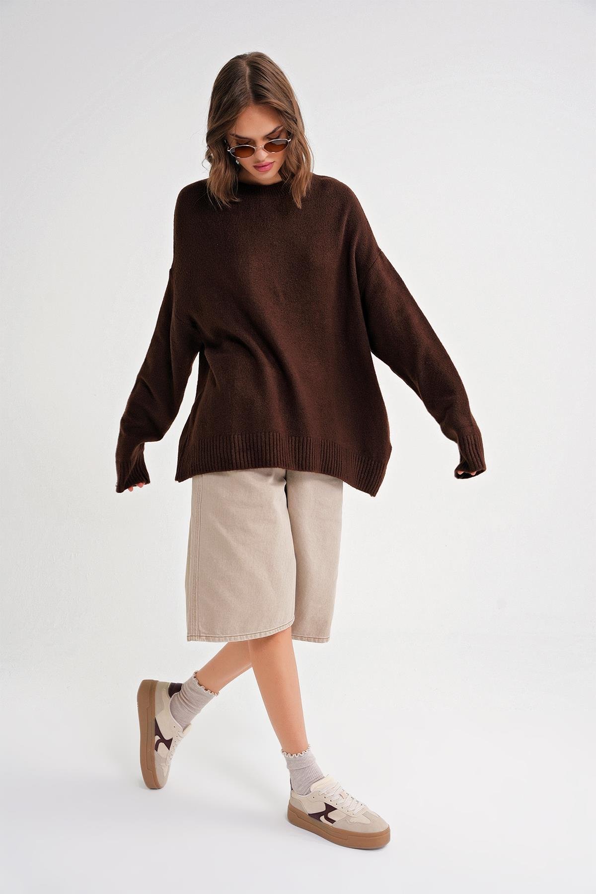 6913 Kadın Salaş Yumuşak Dokulu Triko Kazak Kahve