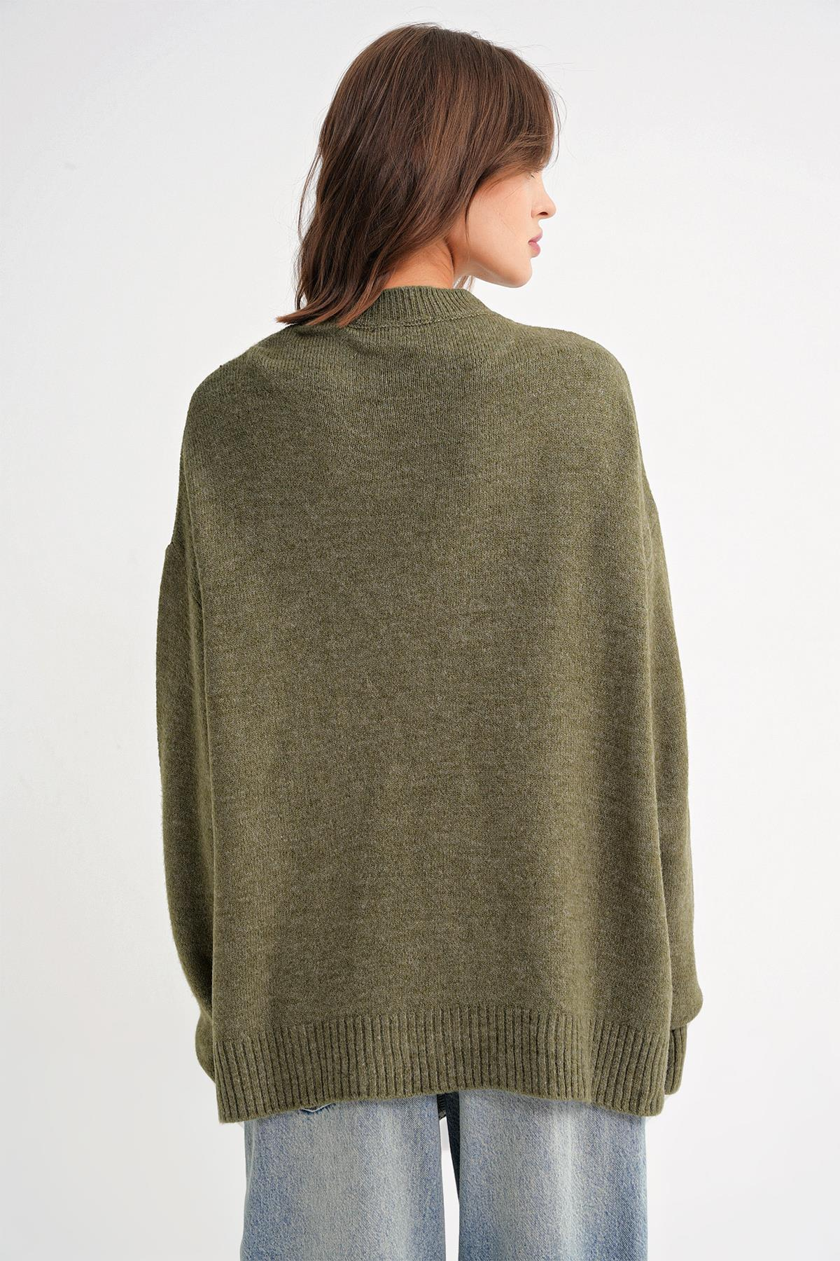 6913 Kadın Salaş Yumuşak Dokulu Triko Kazak Haki