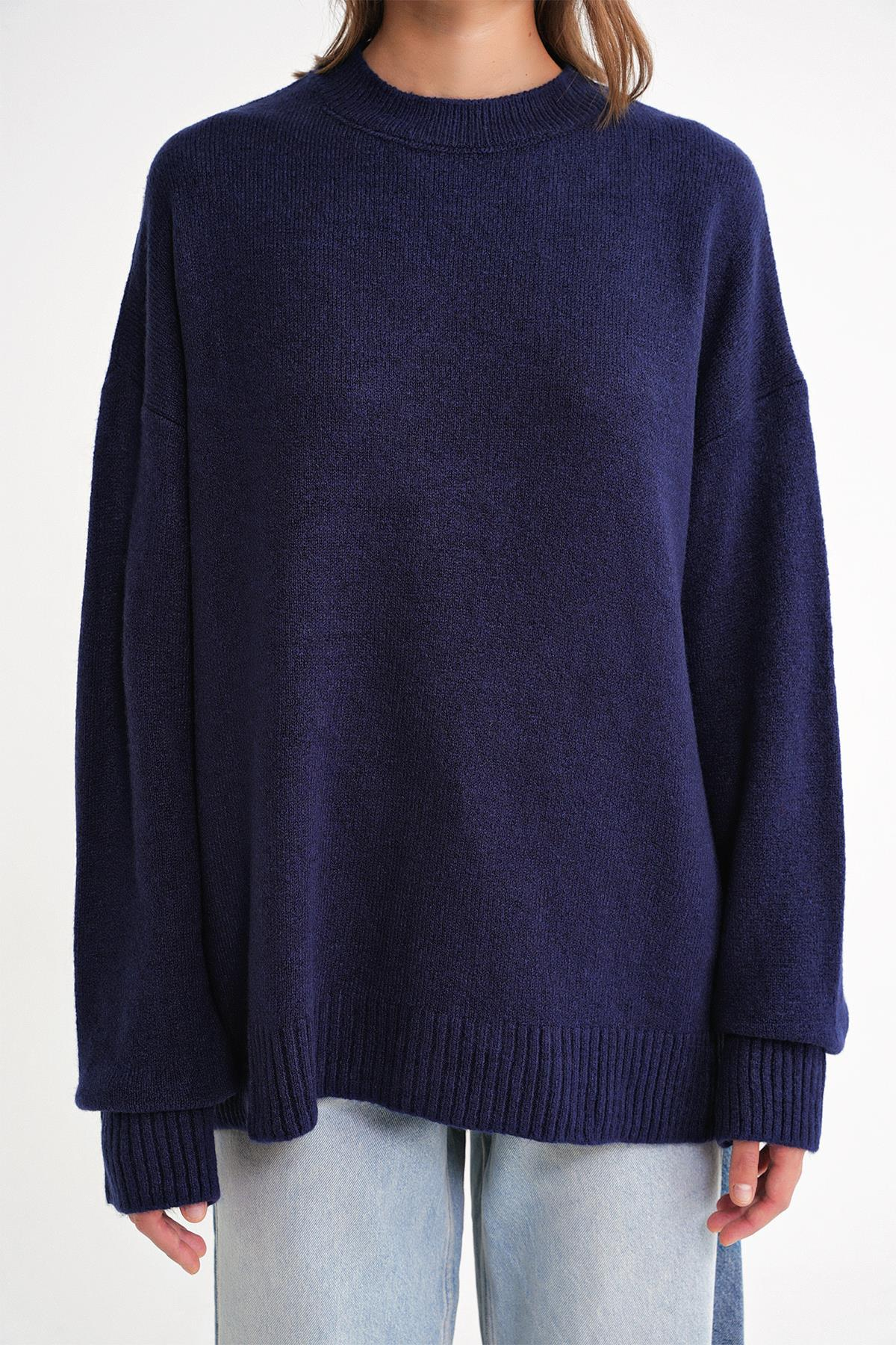 6913 Kadın Salaş Yumuşak Dokulu Triko Kazak Lacivert