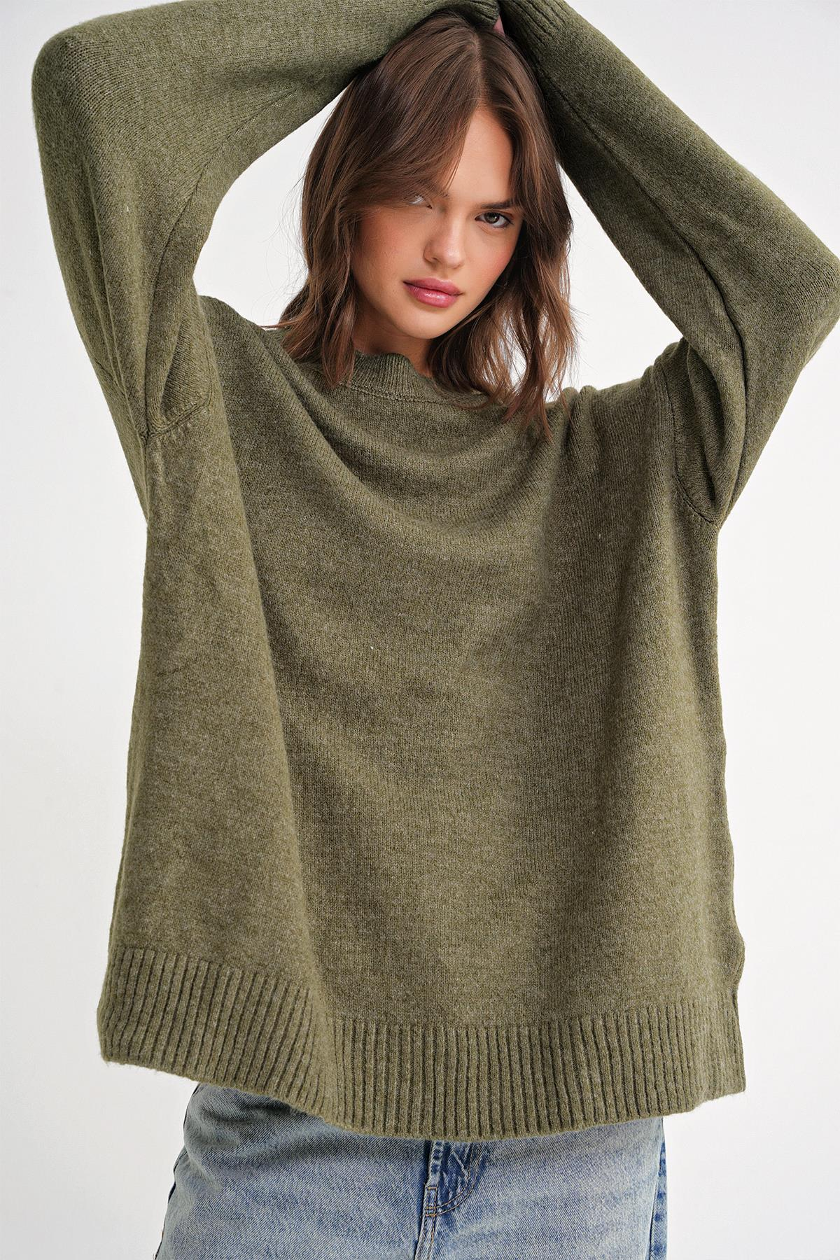 6913 Kadın Salaş Yumuşak Dokulu Triko Kazak Haki