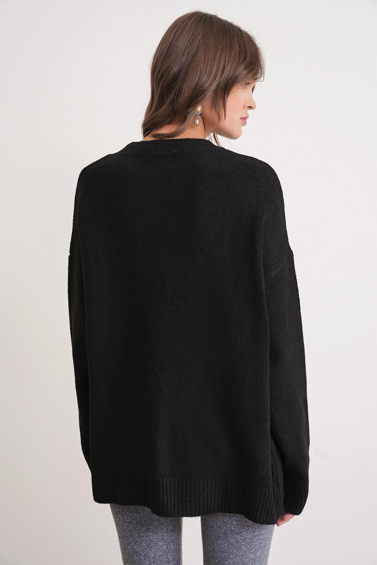 6913 Kadın Salaş Yumuşak Dokulu Triko Kazak Siyah