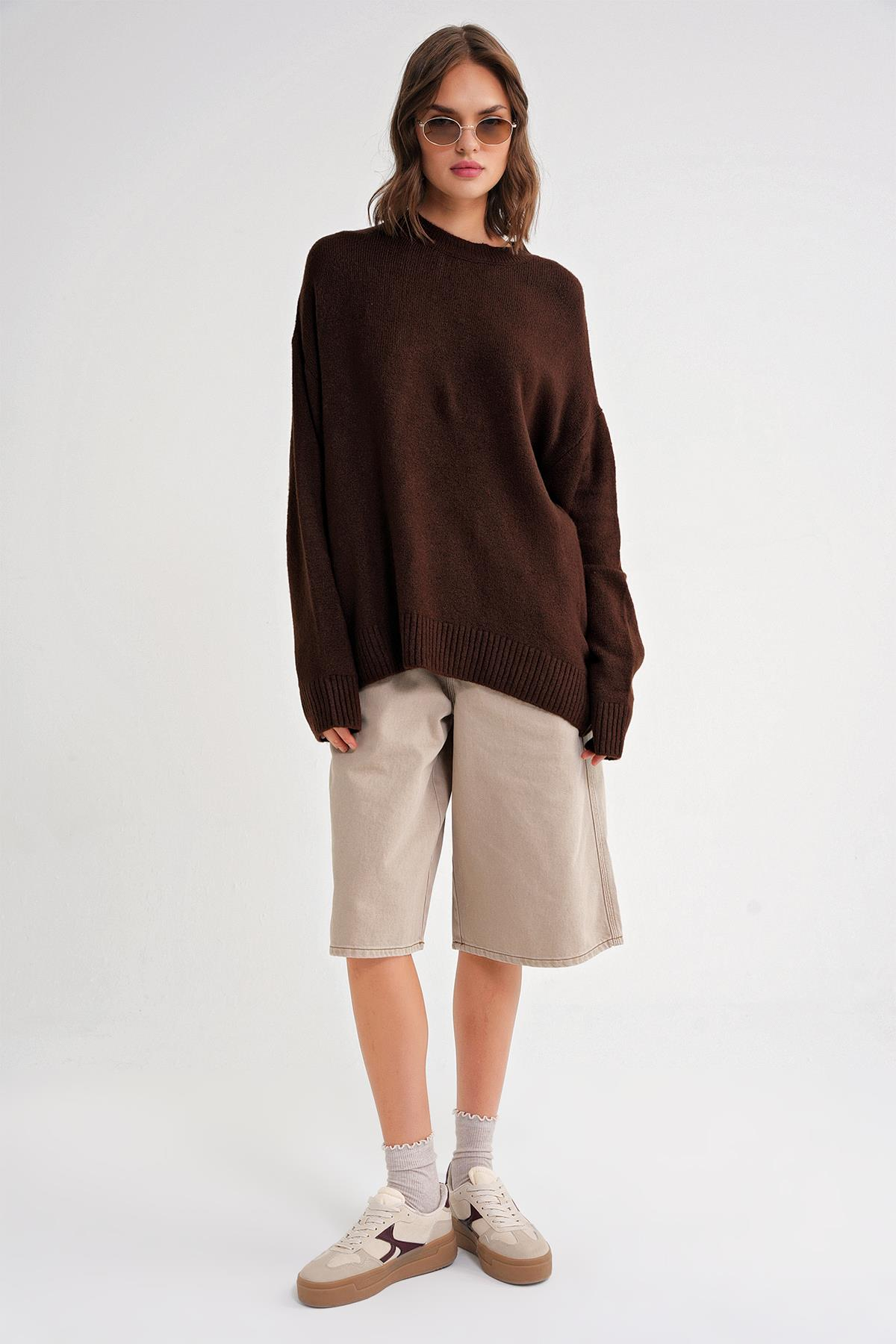 6913 Kadın Salaş Yumuşak Dokulu Triko Kazak Kahve