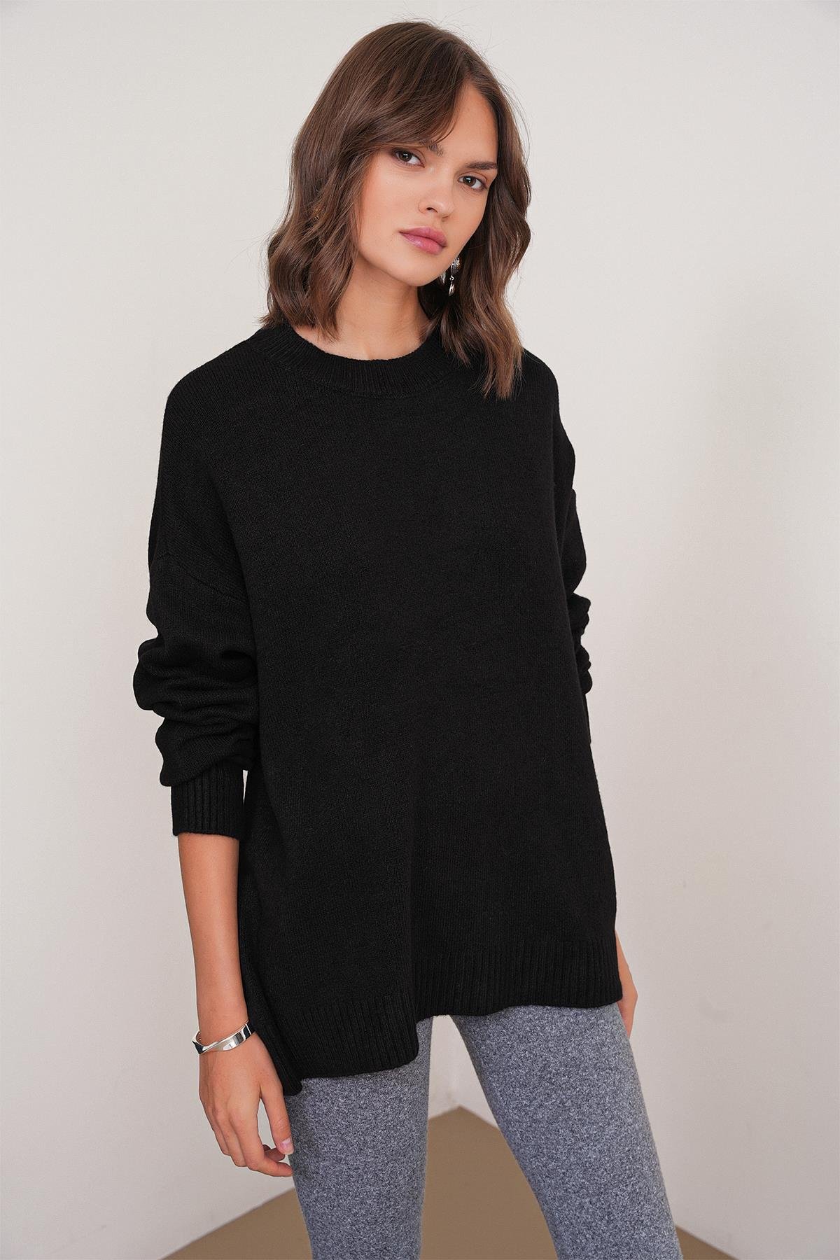 6913 Kadın Salaş Yumuşak Dokulu Triko Kazak Siyah