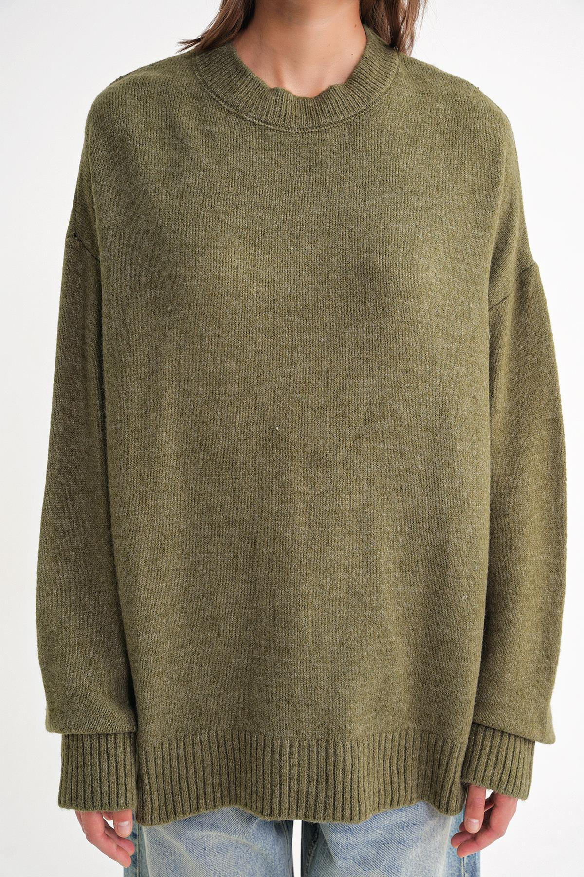 6913 Kadın Salaş Yumuşak Dokulu Triko Kazak Haki