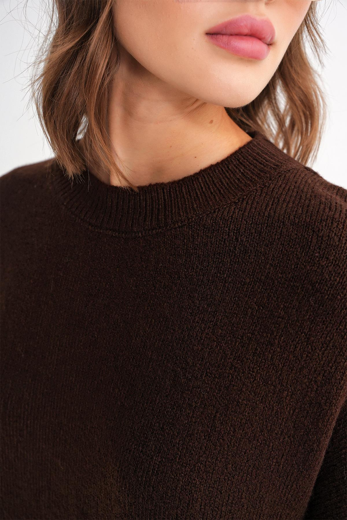 6913 Kadın Salaş Yumuşak Dokulu Triko Kazak Kahve