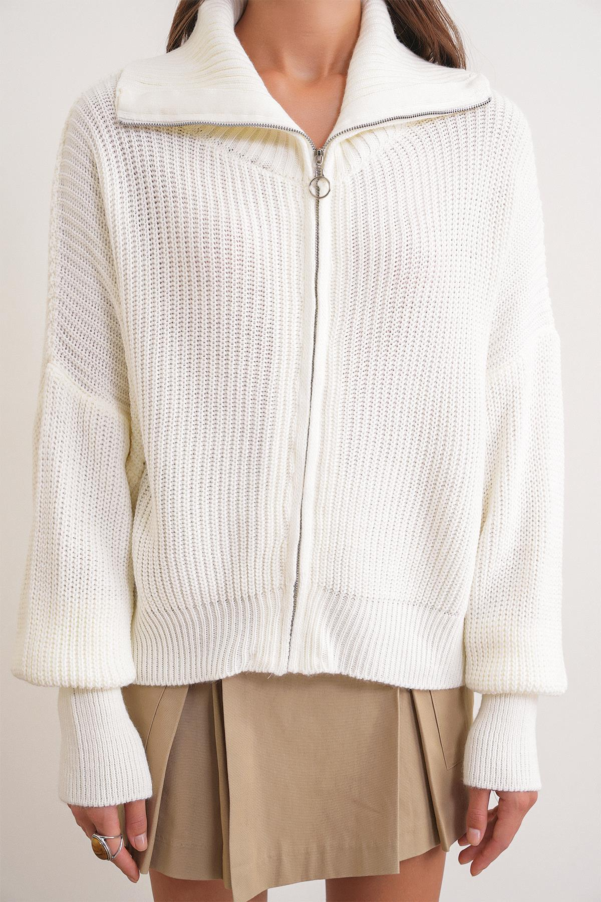 6919 Kadın Fermuarlı Balıkçı Yaka Triko Hırka Kemik