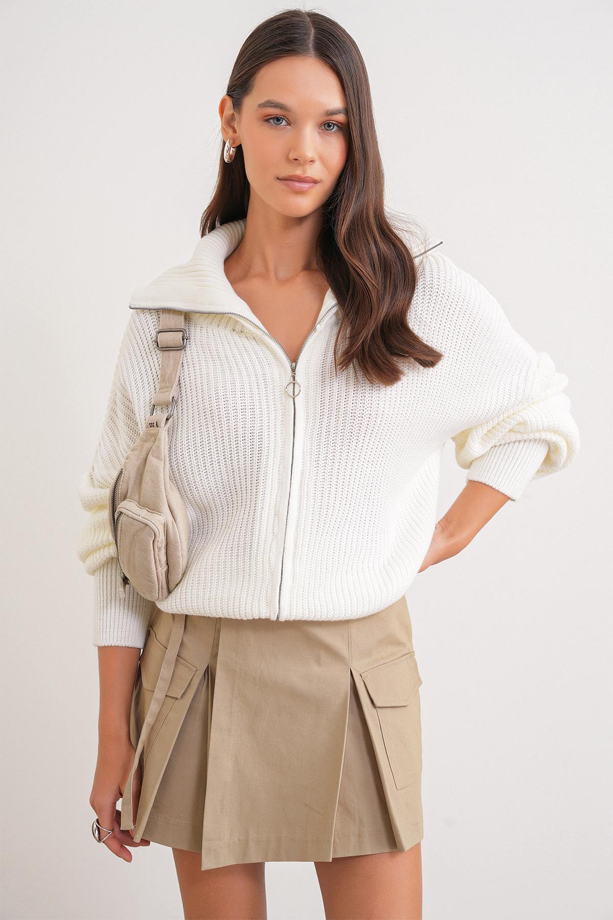 6919 Kadın Fermuarlı Balıkçı Yaka Triko Hırka Kemik