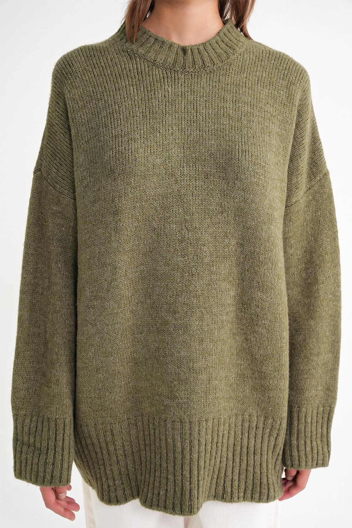 6925 Kadın Geniş Kollu Yumoş Dokulu Triko Kazak Haki