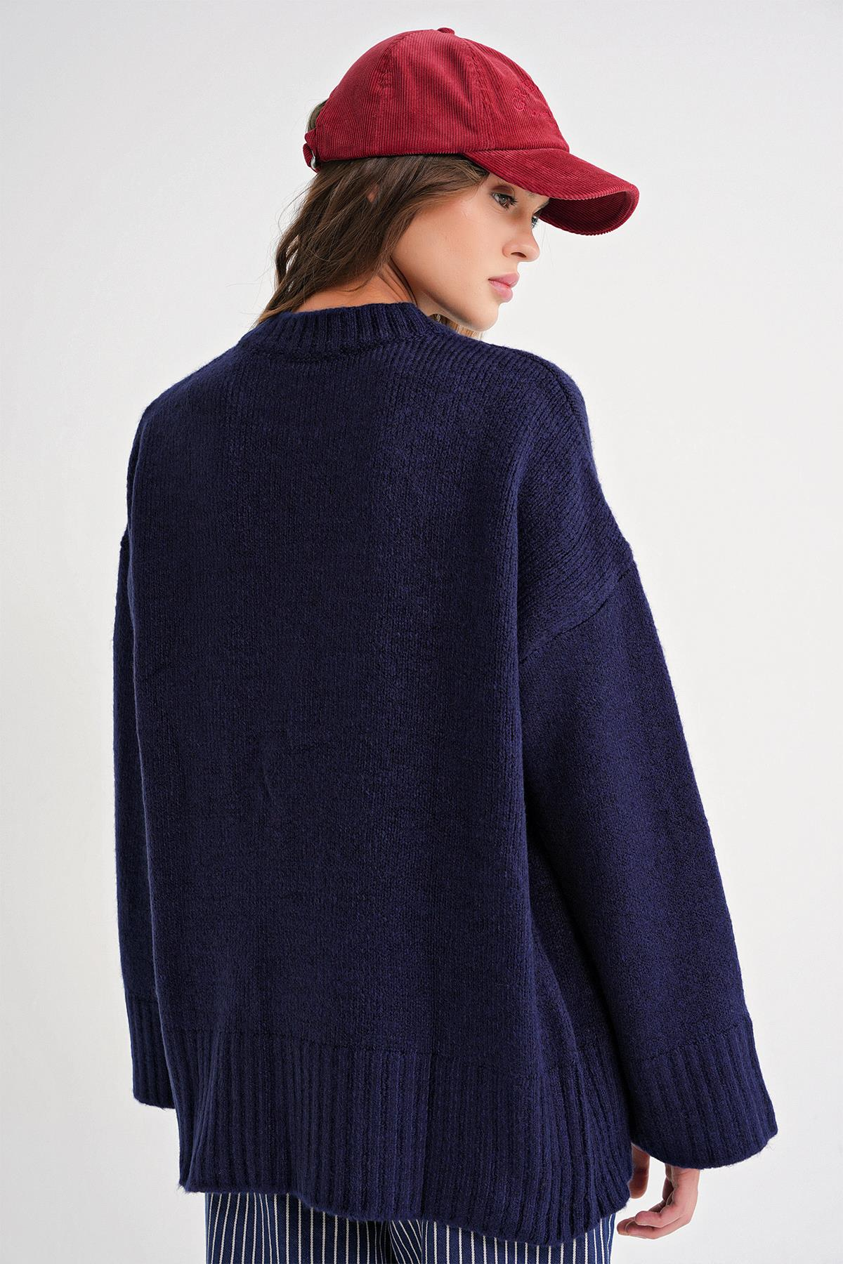 6925 Kadın Geniş Kollu Yumoş Dokulu Triko Kazak Lacivert