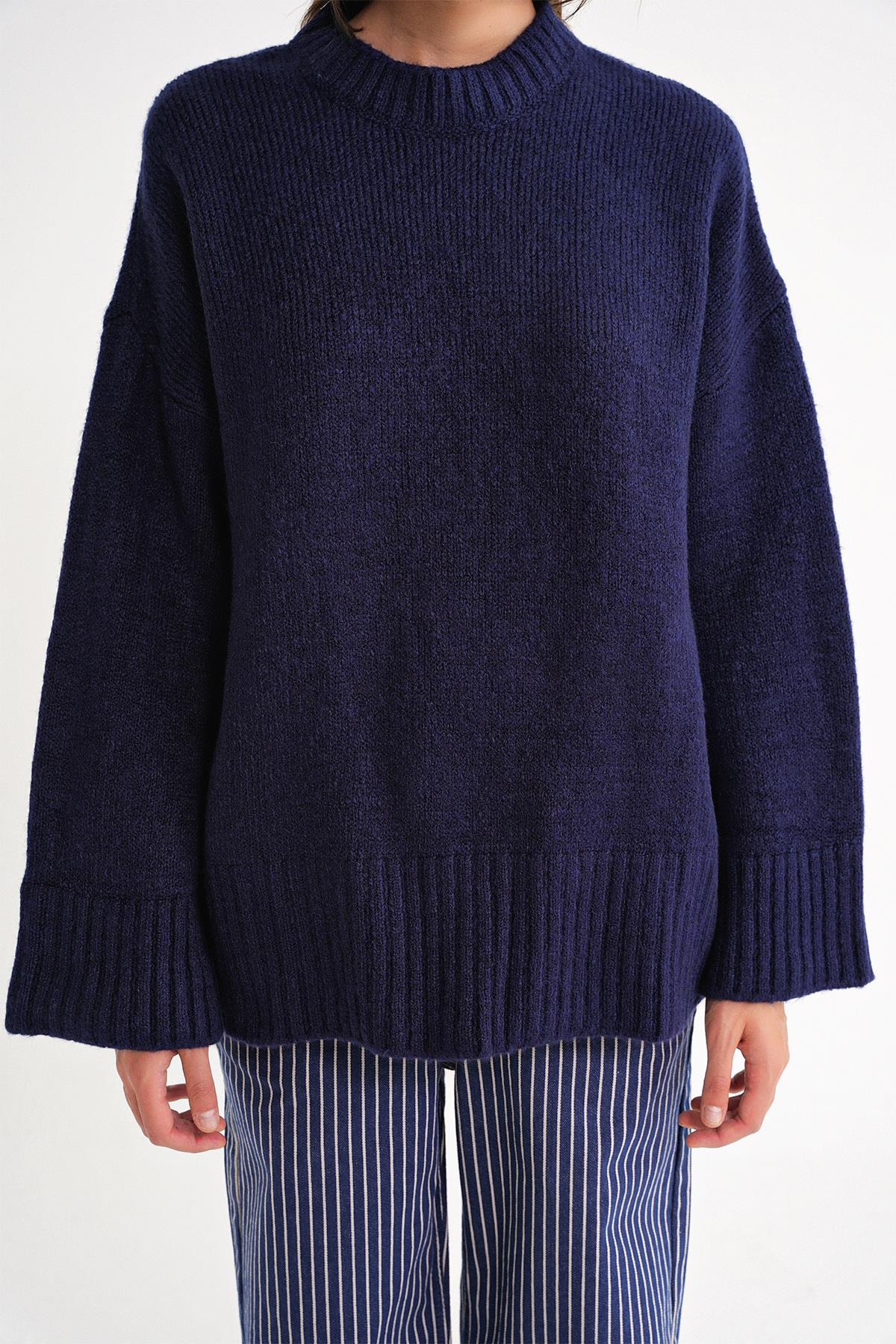 6925 Kadın Geniş Kollu Yumoş Dokulu Triko Kazak Lacivert