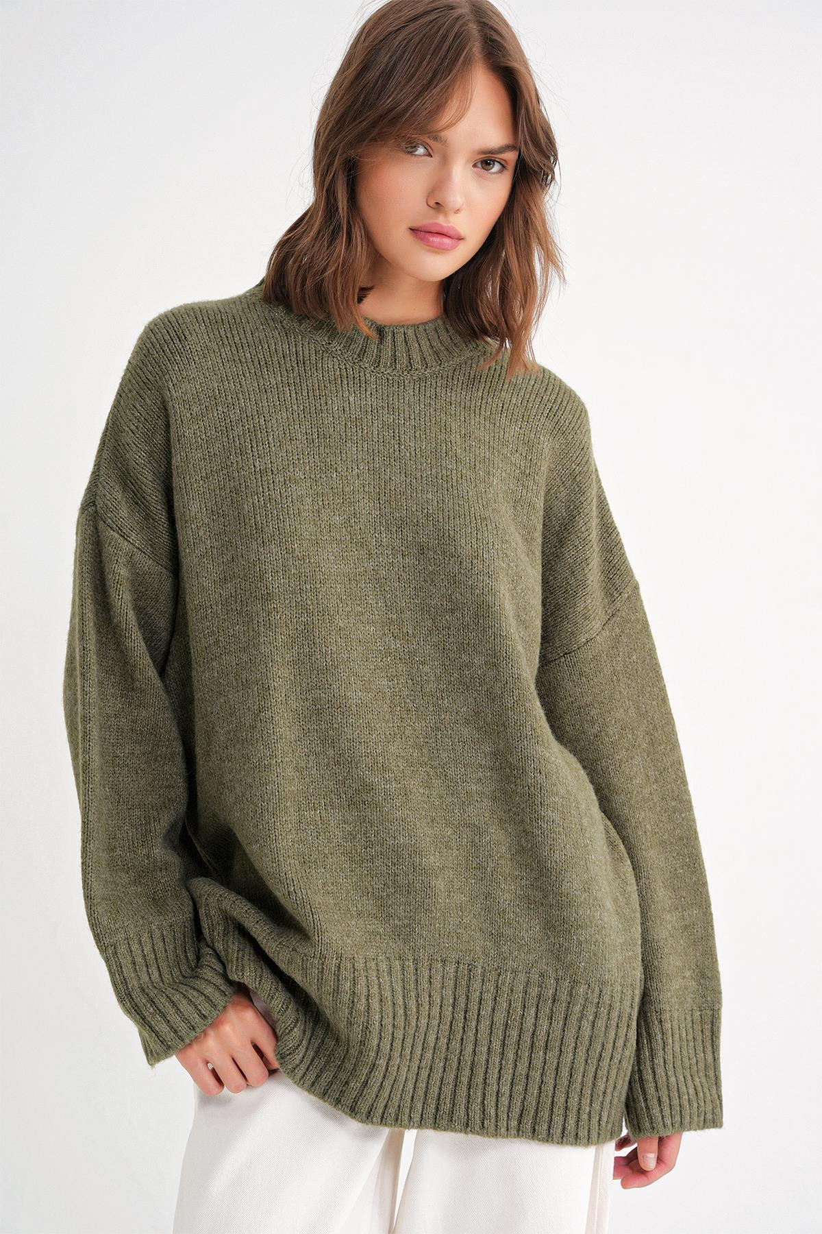 6925 Kadın Geniş Kollu Yumoş Dokulu Triko Kazak Haki