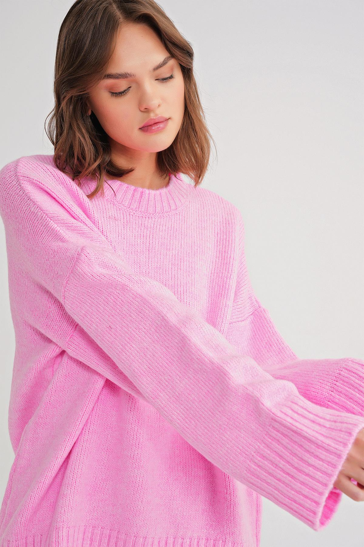 6925 Kadın Geniş Kollu Yumoş Dokulu Triko Kazak Pembe