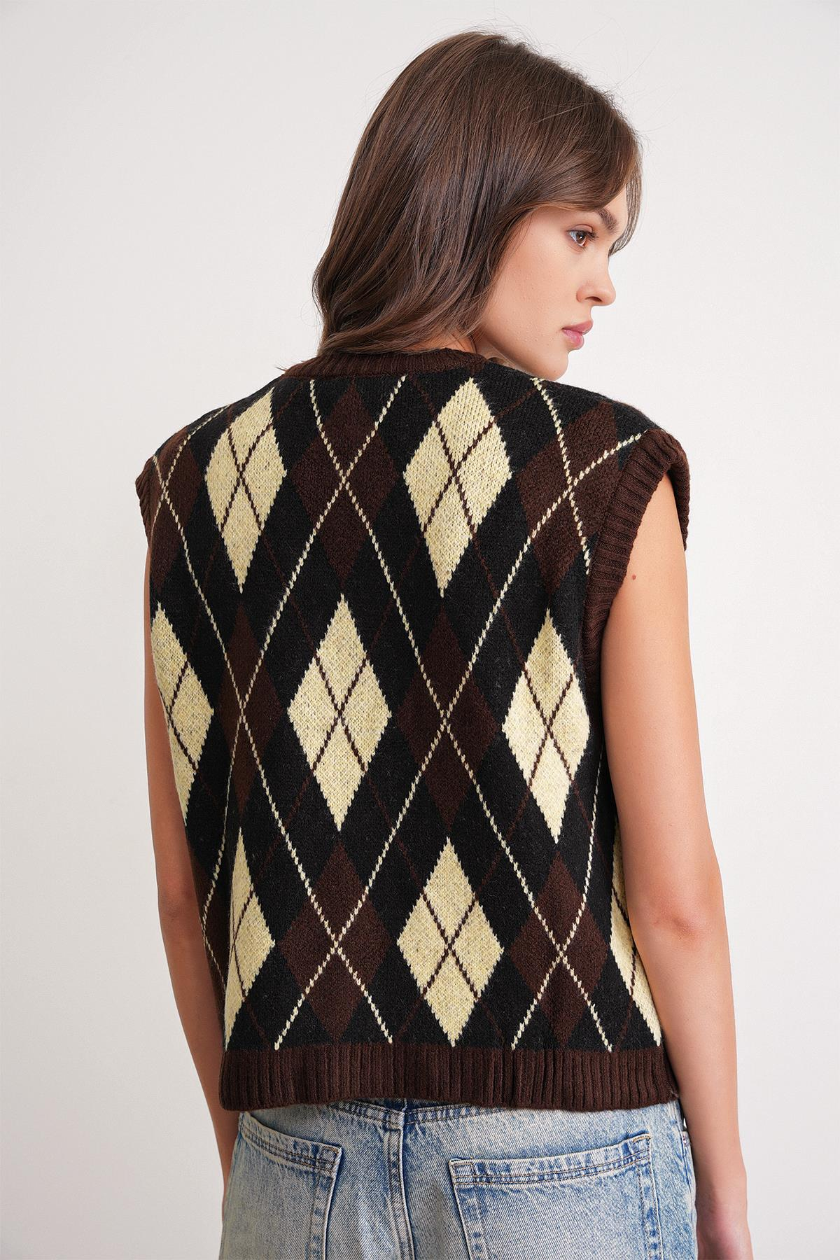 6930 Kadın Baklava Desenli Triko Süveter Kahve