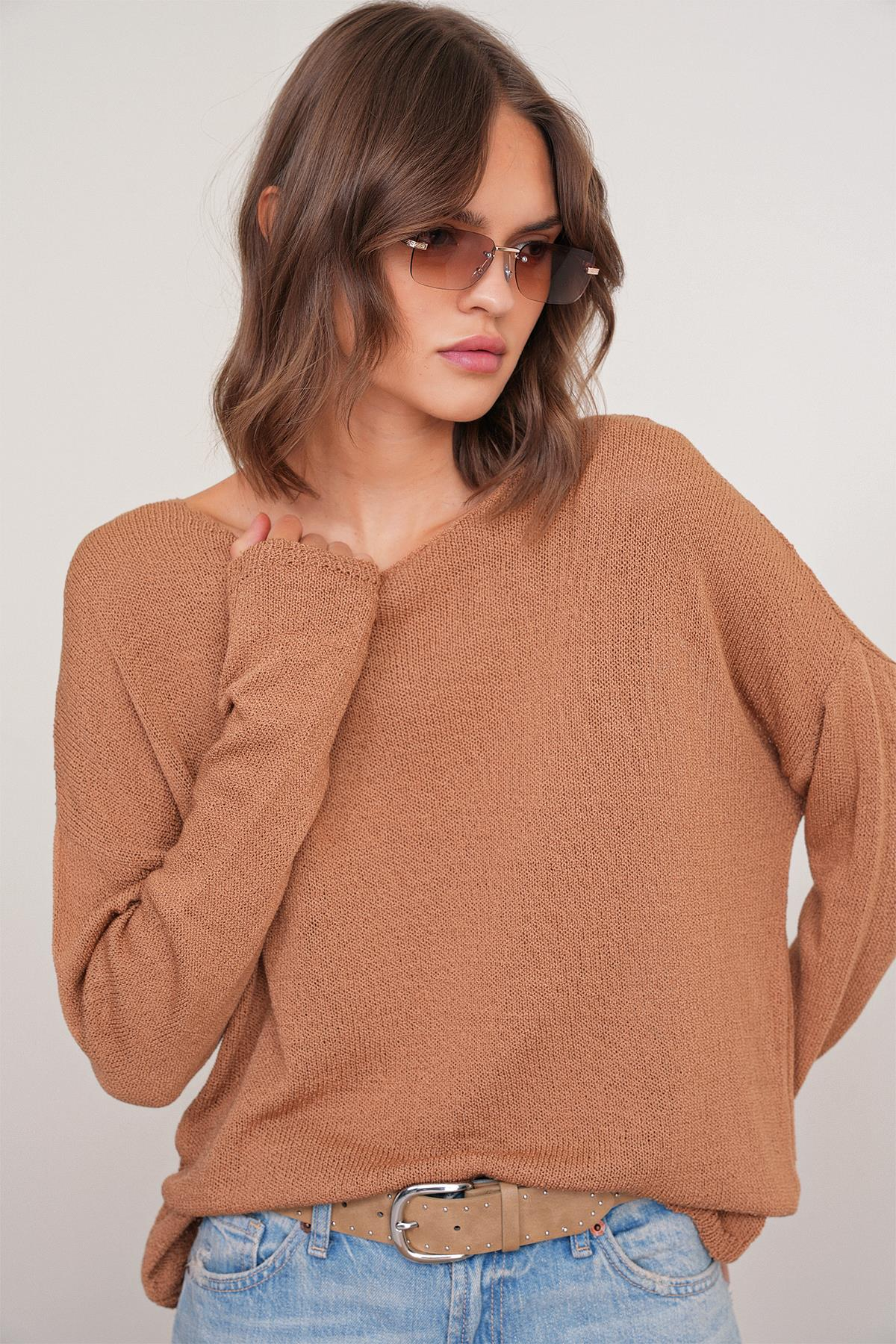 6933 Kadın Kayık Yaka İnce Mevsimlik Triko Kazak Camel