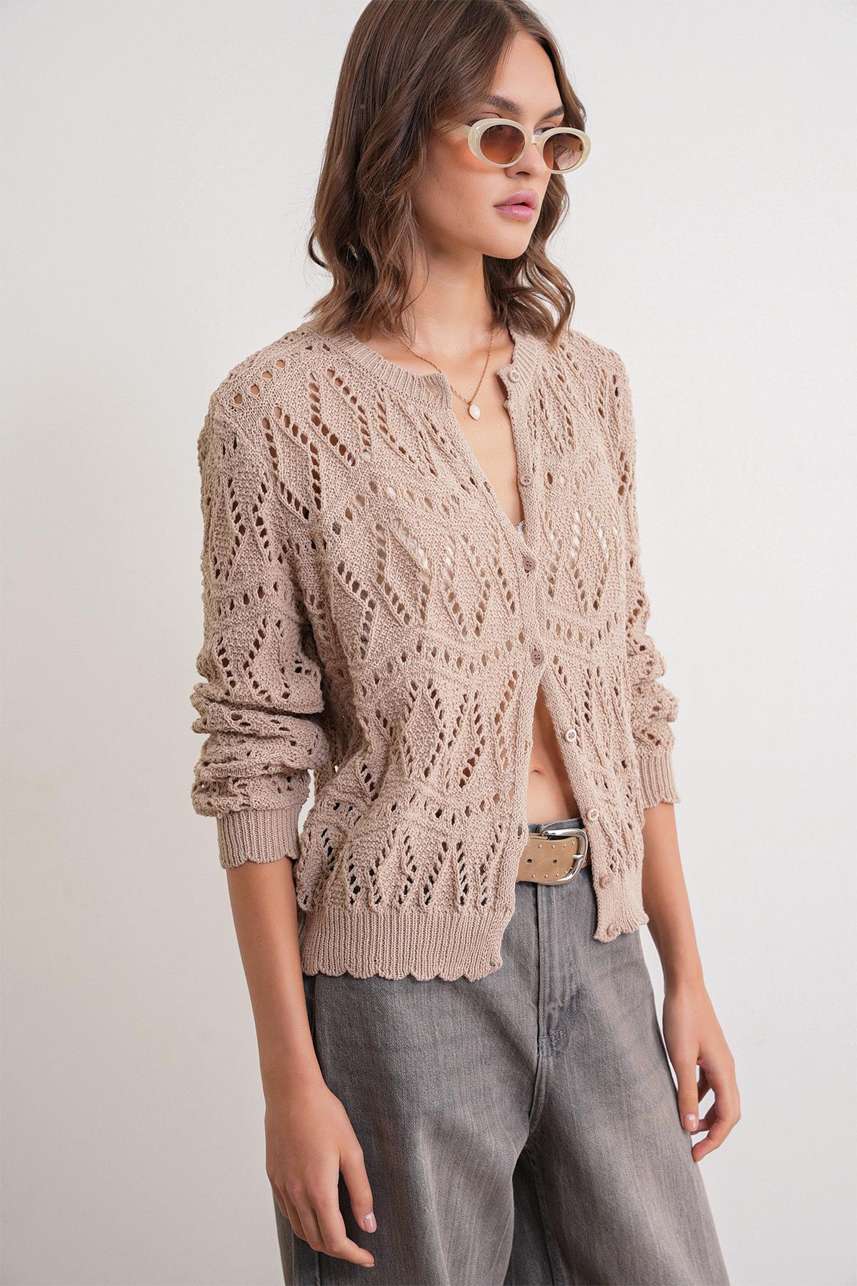 6934 Kadın Baklava Desenli Mevsimlik Ajurlu Hırka Camel