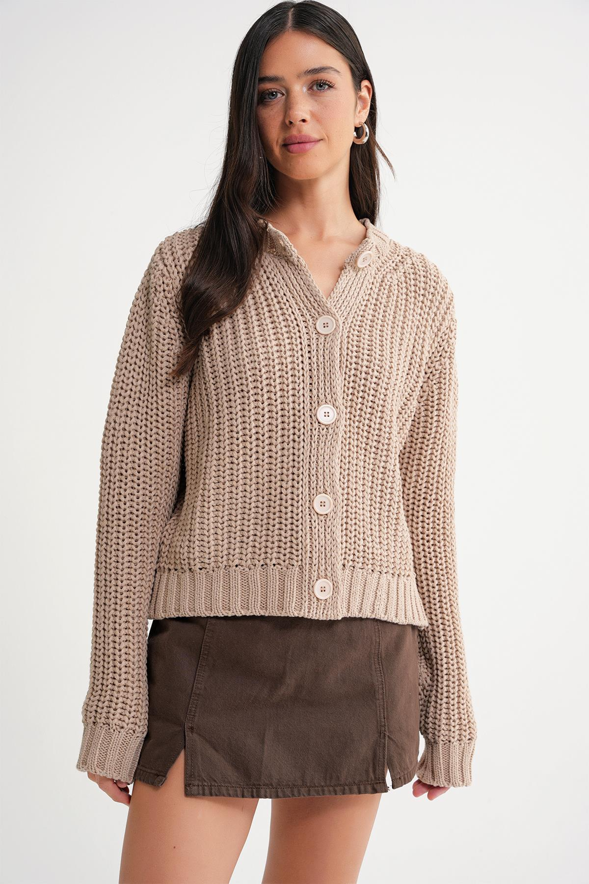 6936 Kadın Selanik Düğmeli Regular Fit Triko Hırka Camel