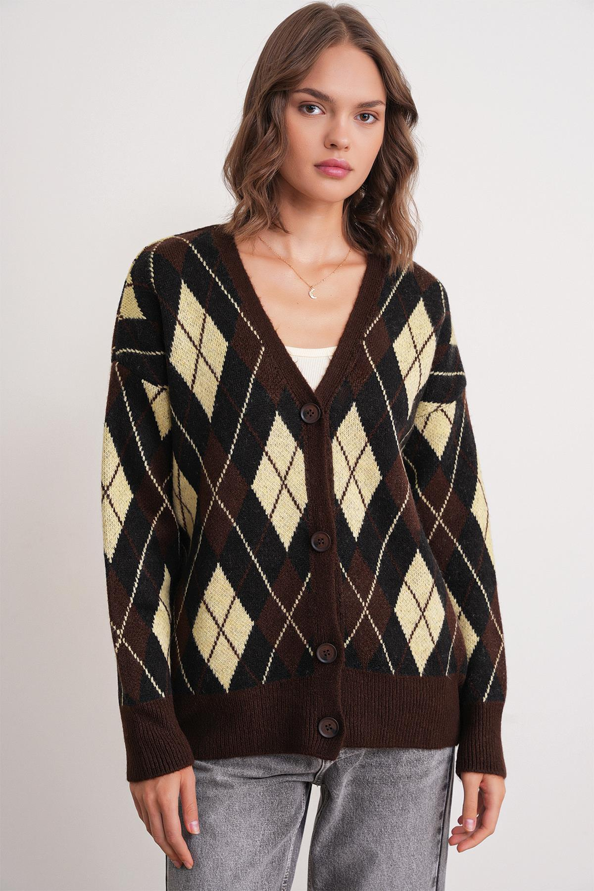 6937 Kadın Baklava Desenli Oversize Triko Hırka Kahve