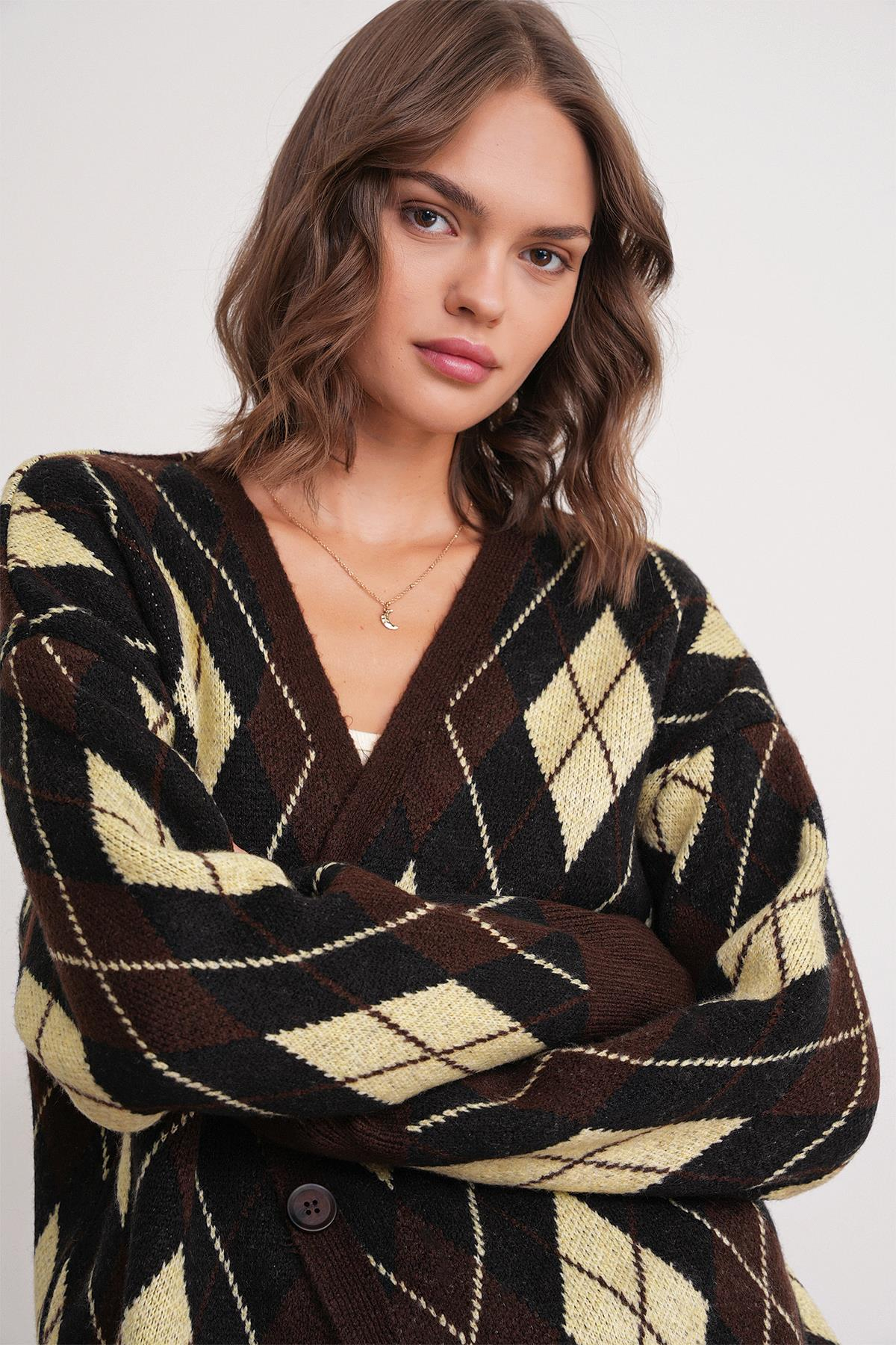 6937 Kadın Baklava Desenli Oversize Triko Hırka Kahve