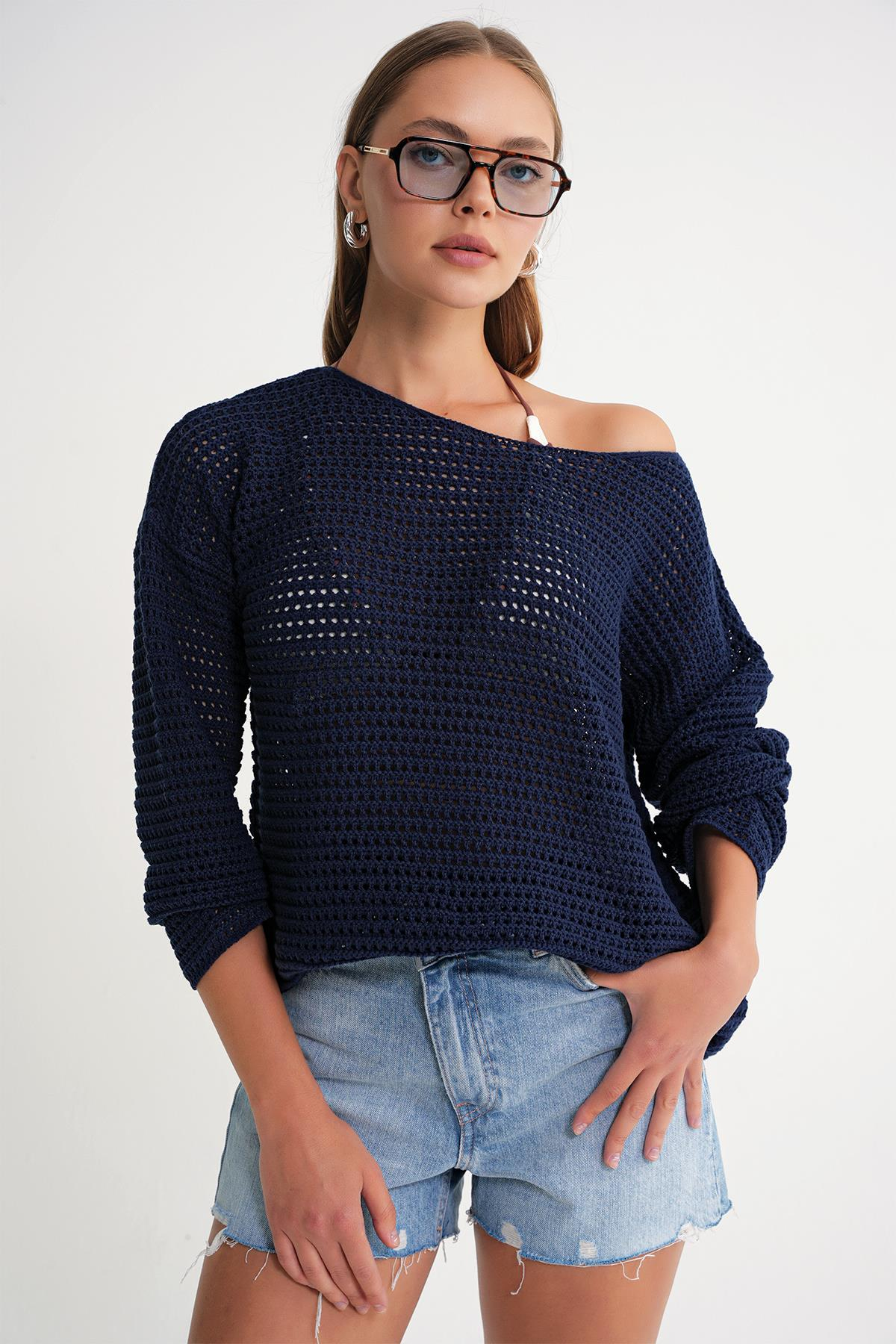 6942 Kadın Kayık Yaka  Mevsimlik  Ajurlu Kazak Lacivert