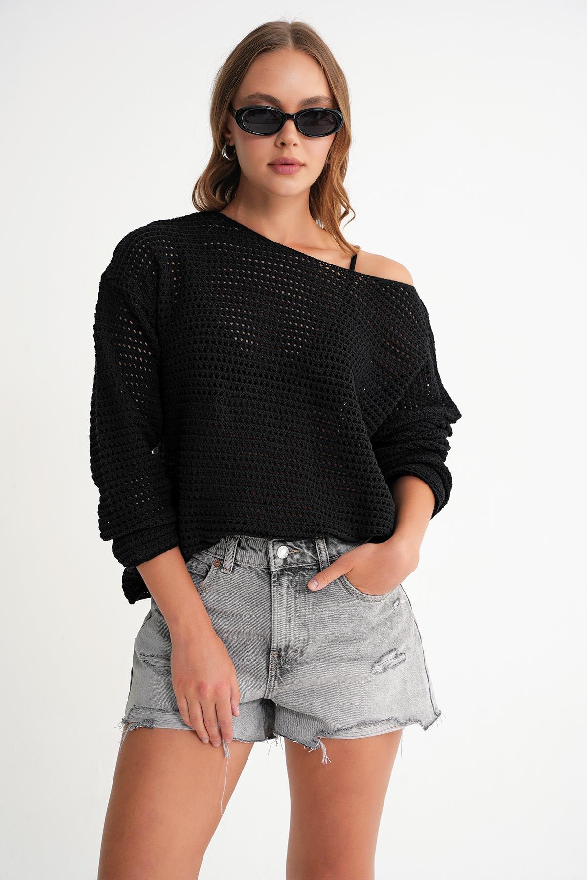 6942 Kadın Kayık Yaka  Mevsimlik  Ajurlu Kazak Siyah