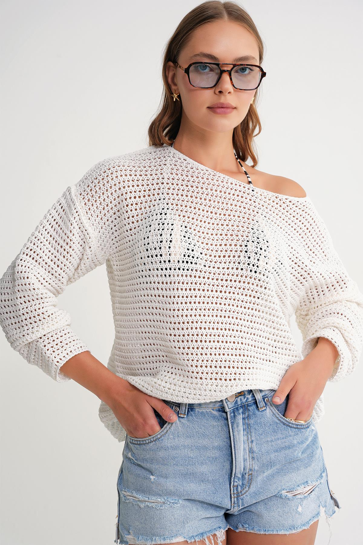 6942 Kadın Kayık Yaka  Mevsimlik  Ajurlu Kazak Beyaz