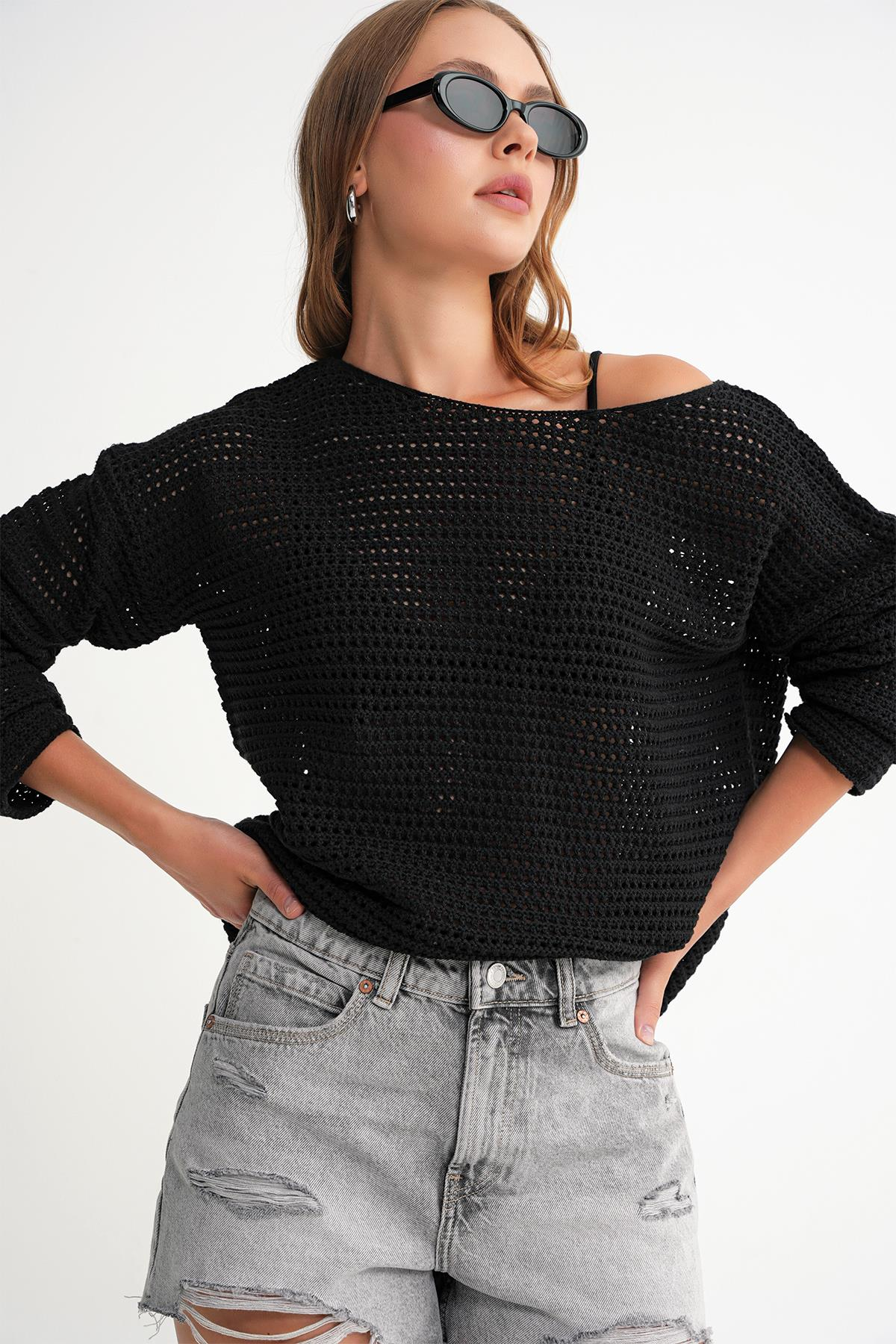 6942 Kadın Kayık Yaka  Mevsimlik  Ajurlu Kazak Siyah