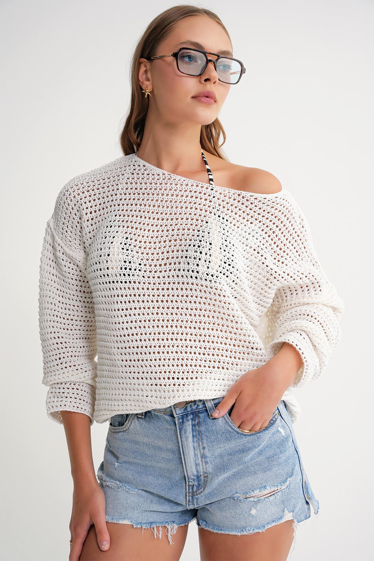 6942 Kadın Kayık Yaka  Mevsimlik  Ajurlu Kazak Beyaz