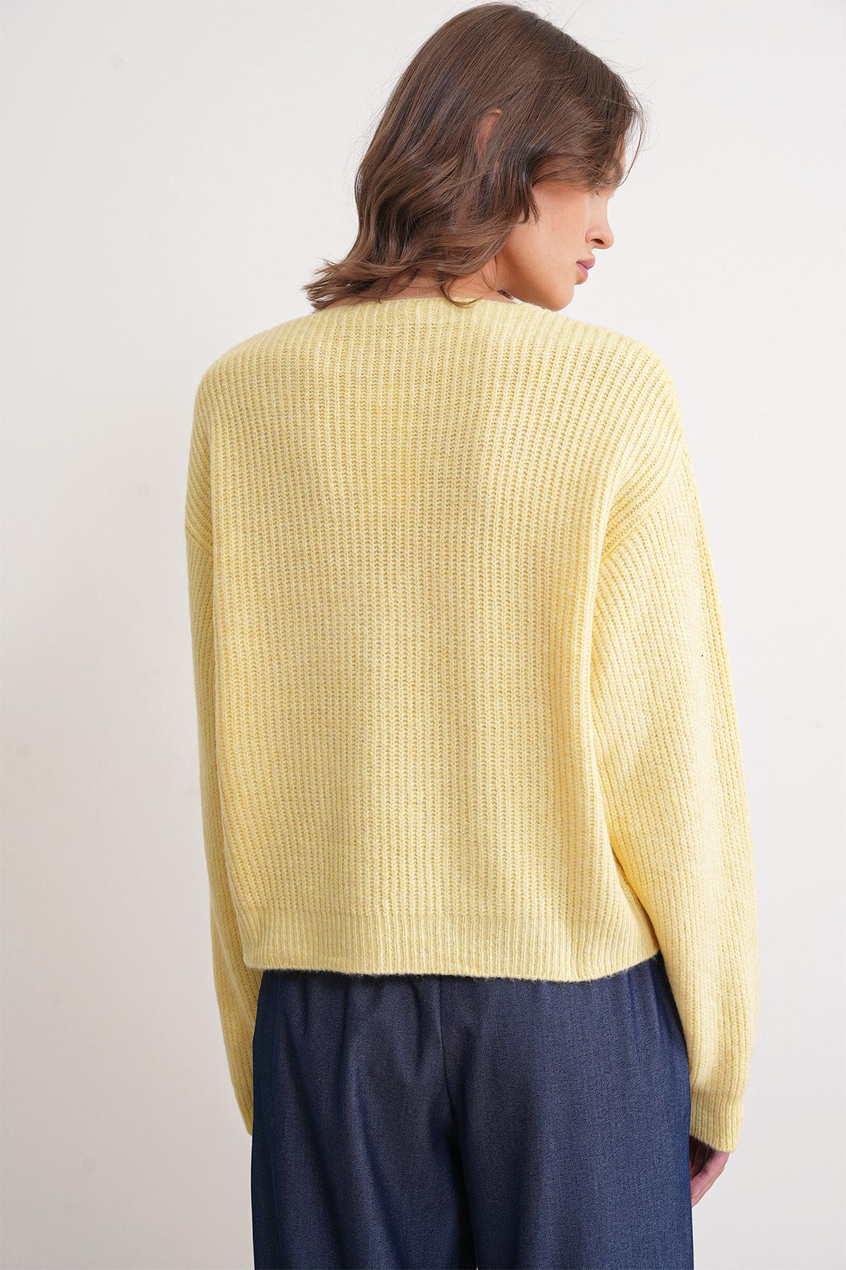 6943 Kadın V Yaka Selanik Hırka Sarı